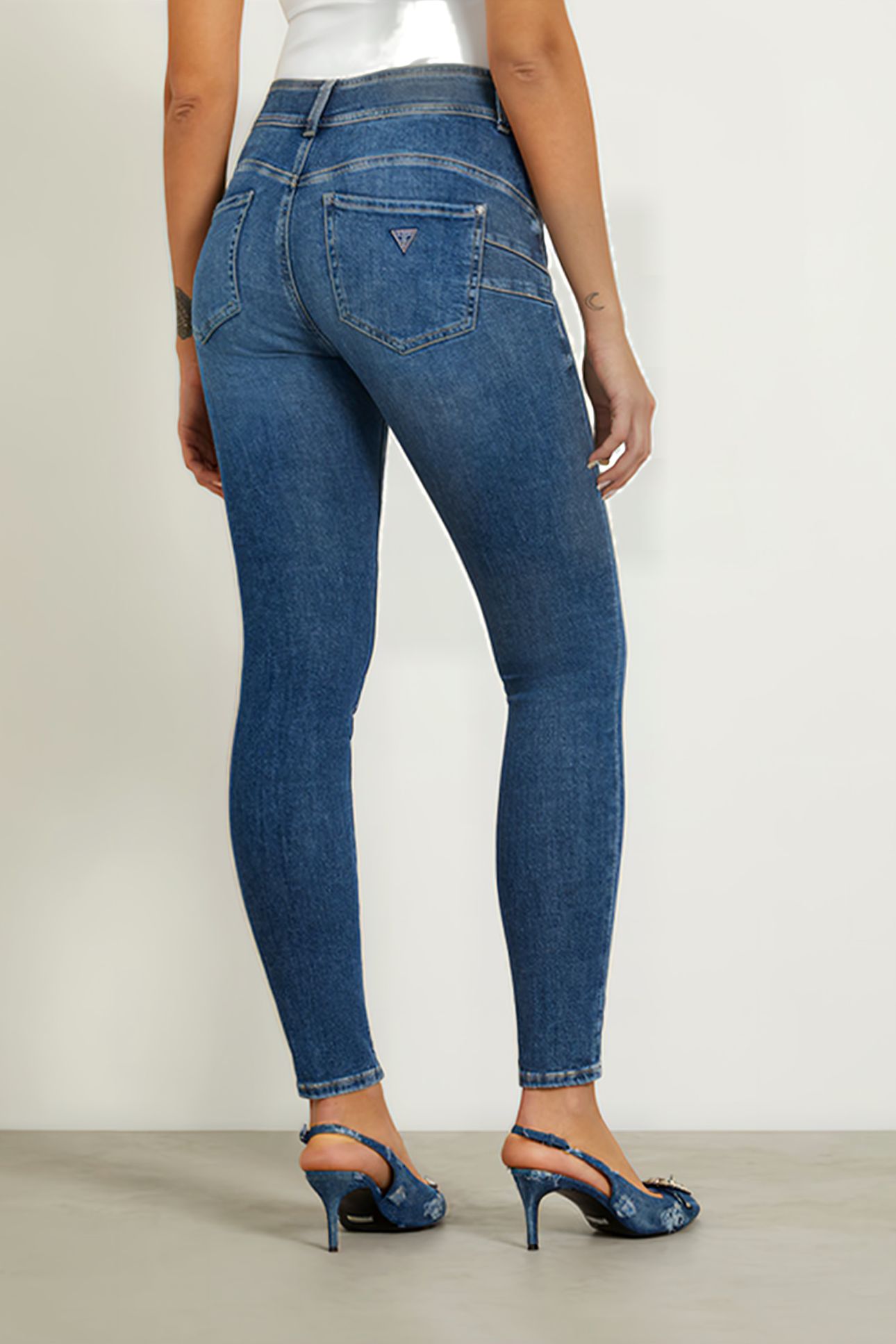 GUESS ECO SHAPE UP BAIE 2