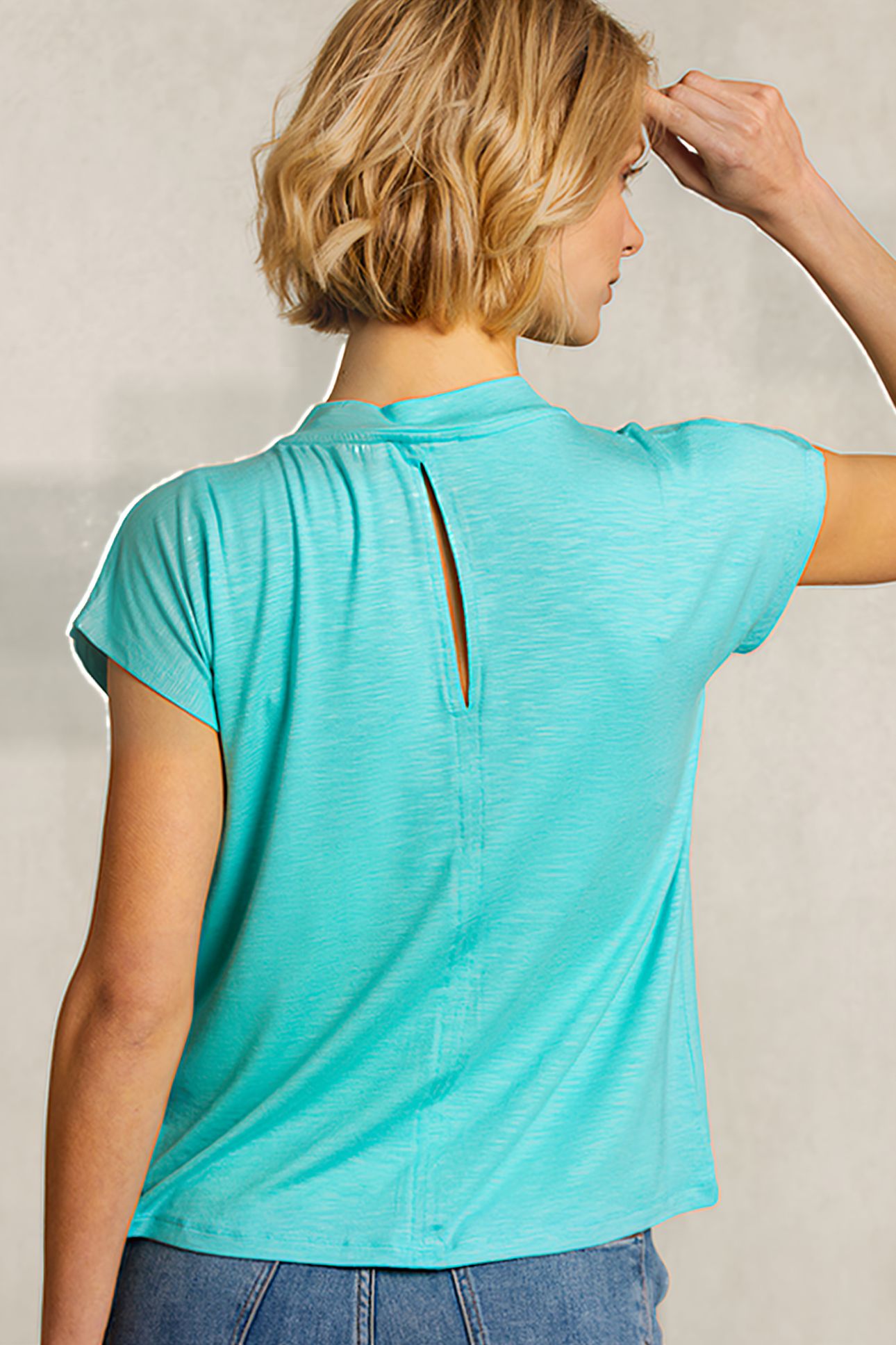 TURQUOISE V-NECK T-SHIRT SHORT SLEEVES GREEN 2