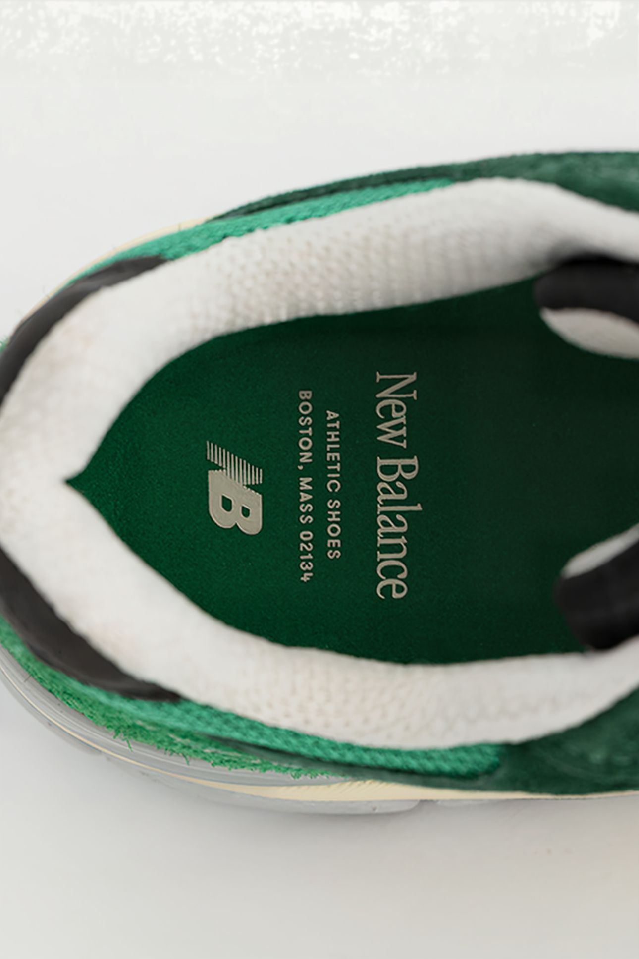 M990GG3 MADE IN USA SNEAKERS IN GREEN 8