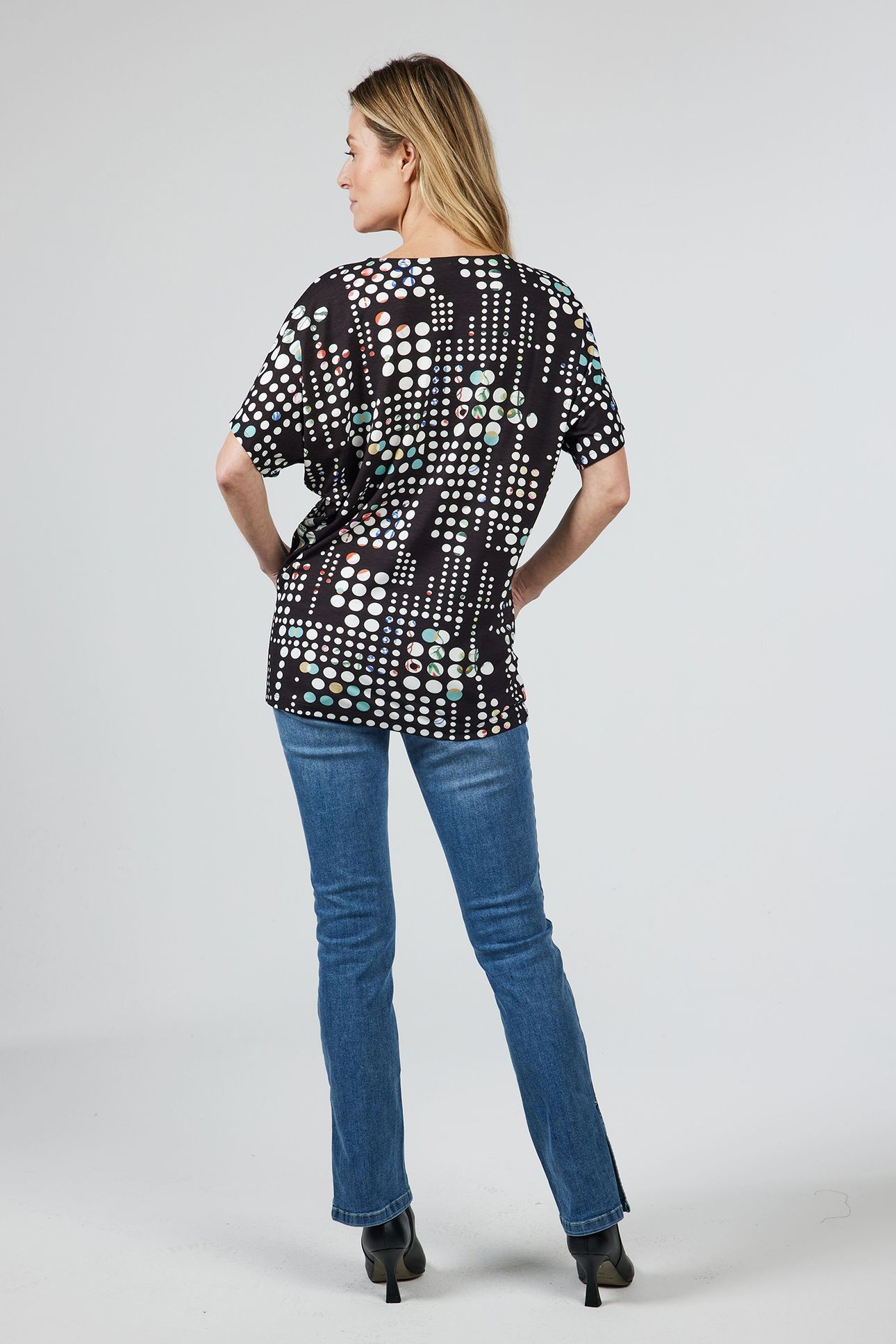 LOOSE V-TEE FAYE PRINT BLACK WITH SECRET DOT PRINT 3