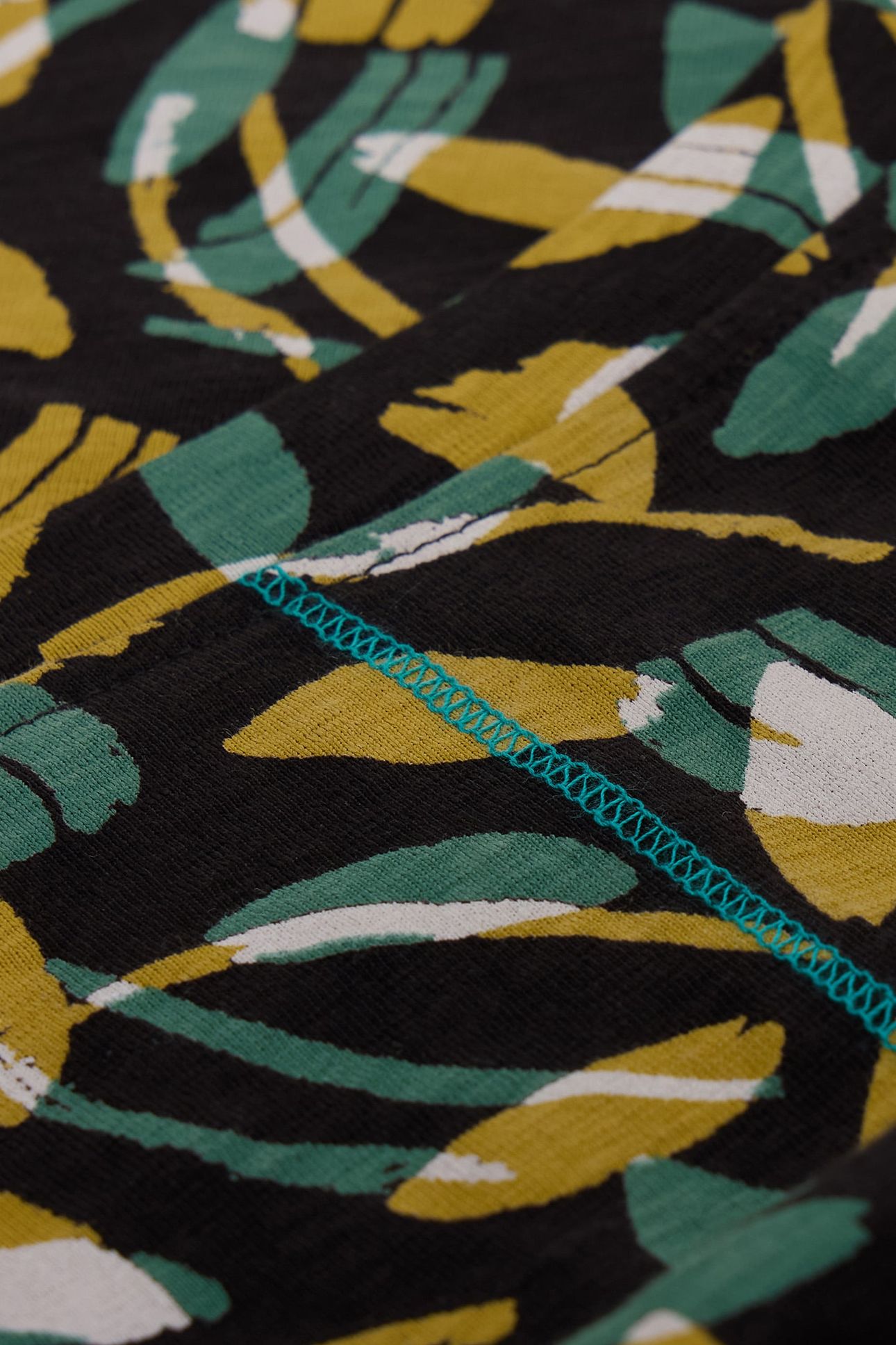 NELLY LS TEE BLACK PRINT 7