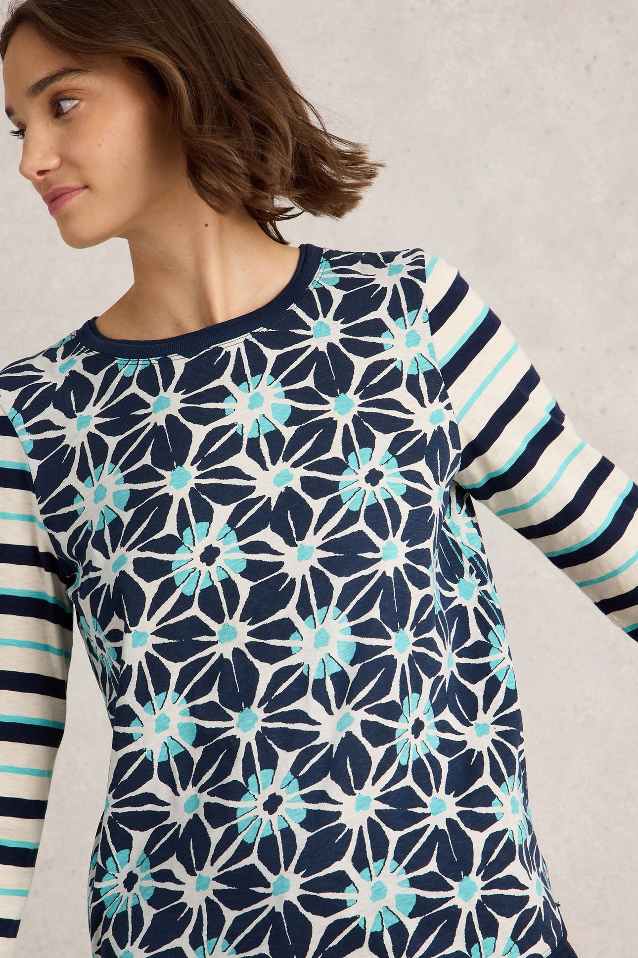 CLARA LS TEE IVORY MULTI 5