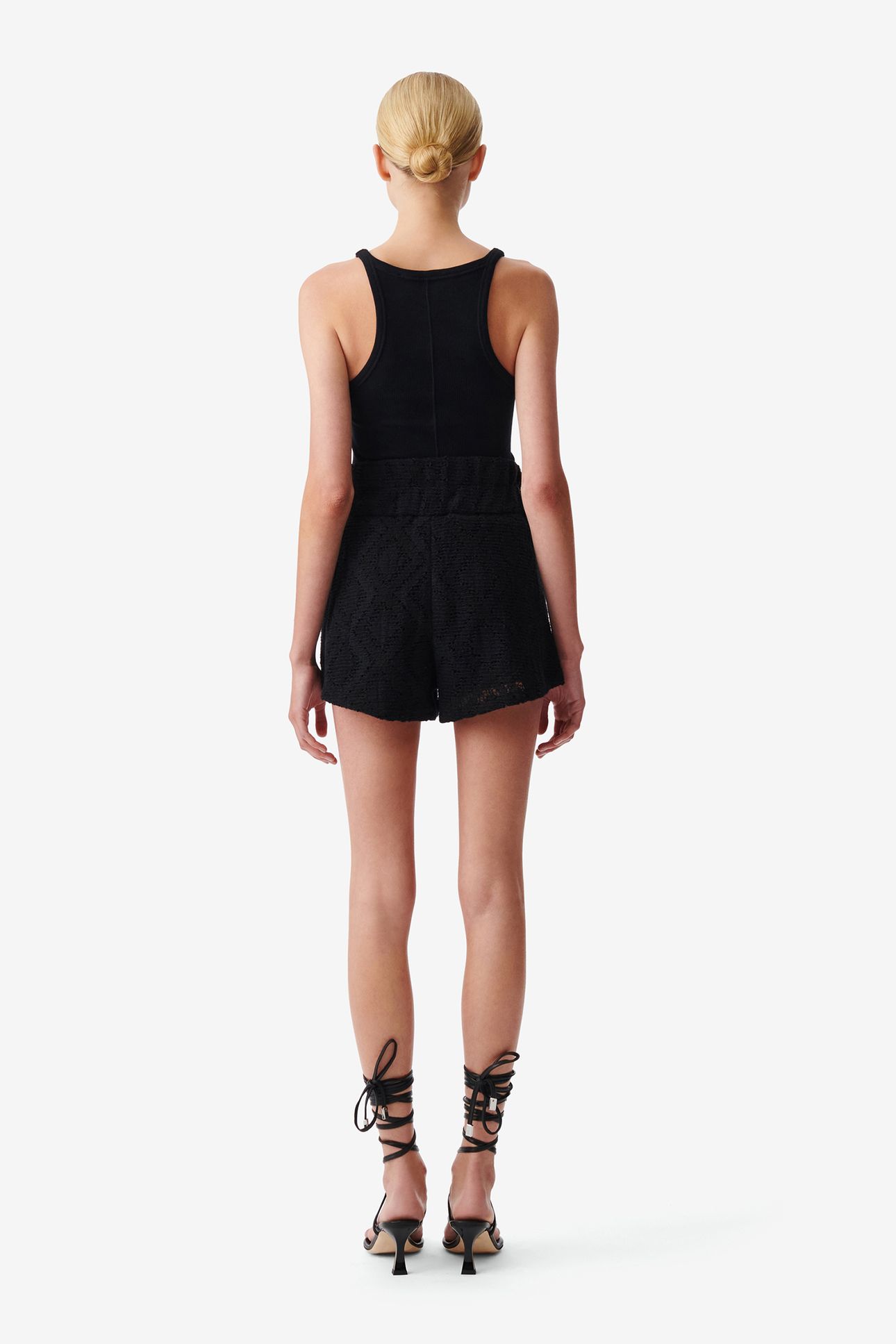 URIKA BLACK 4