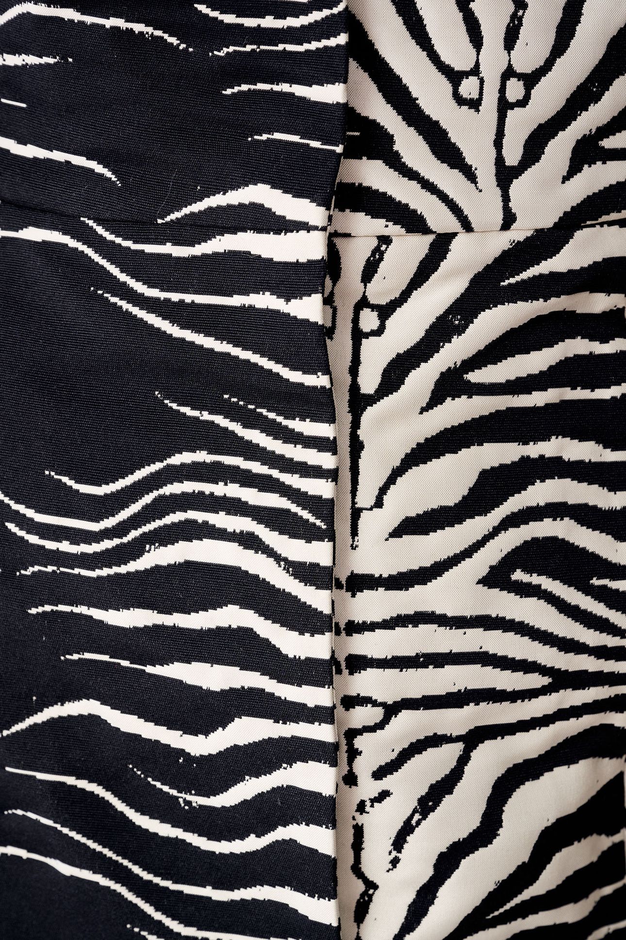 LA-SBZEBRA EGG SHAPE DRESS BLACK/WHITE 6