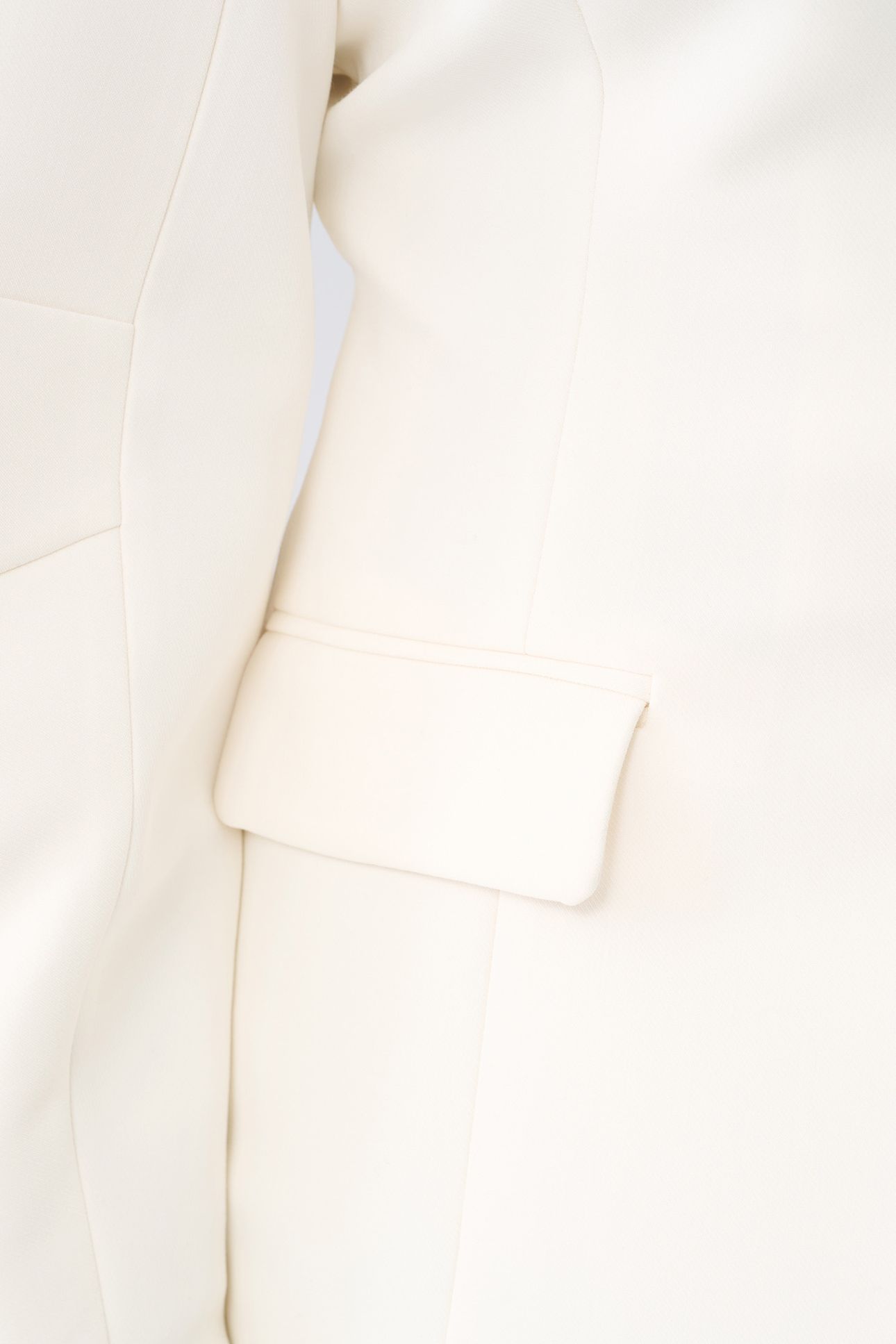 LA-SBHOURGLASS EGG JACKET OFFWHITE 7