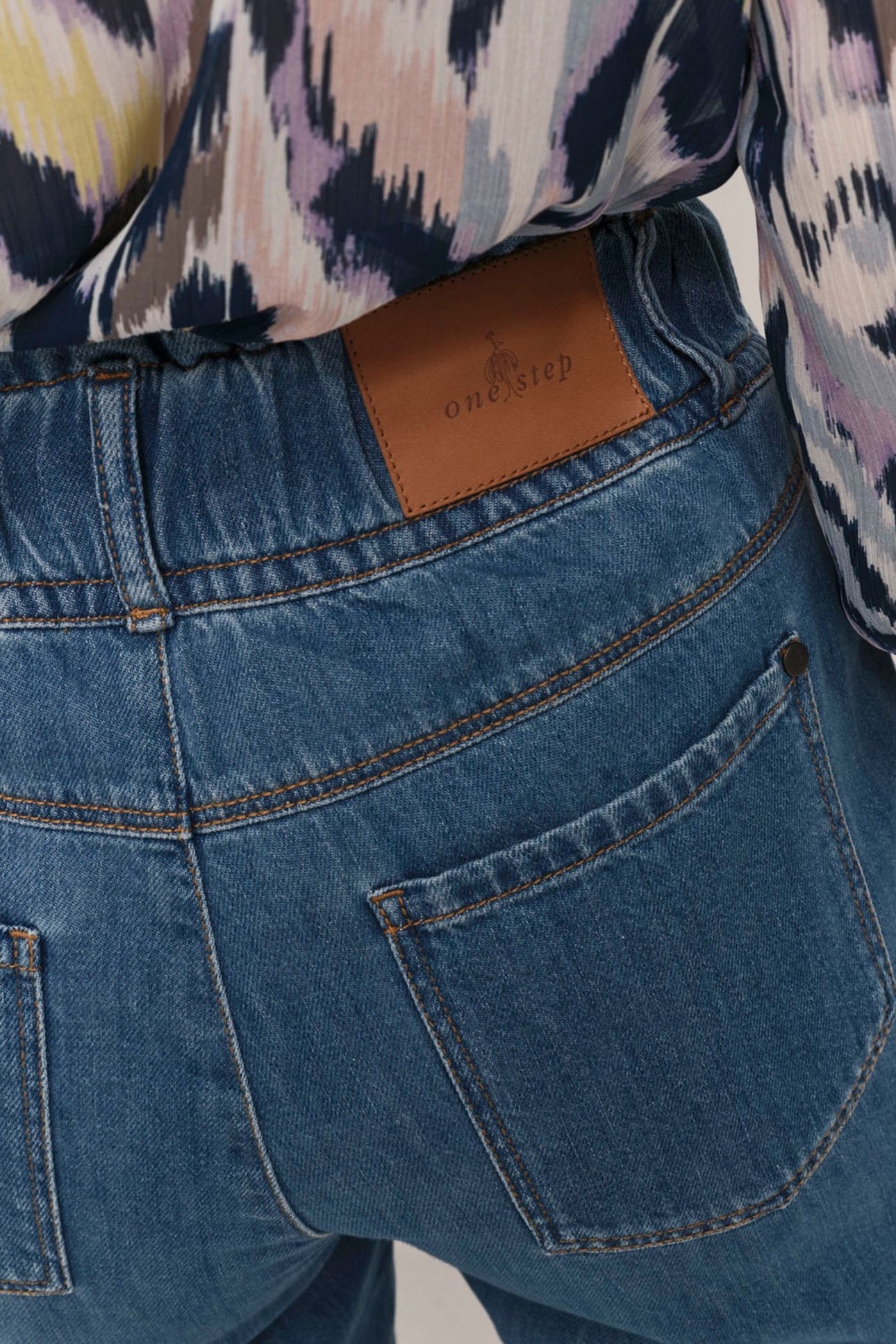 LE THYLANE - MEDIUM WASH CHINO JEANS 5