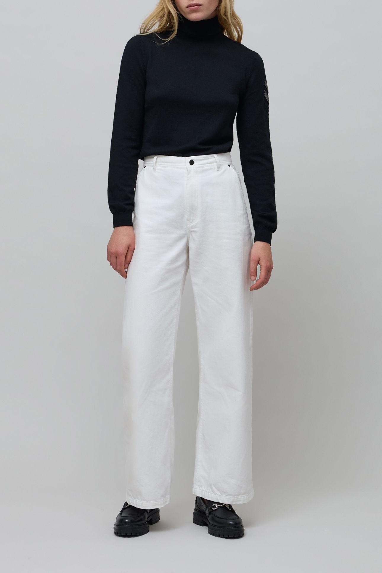 HIGH-WAISTED OFF-WHITE WIDE-LEG JEANS 3