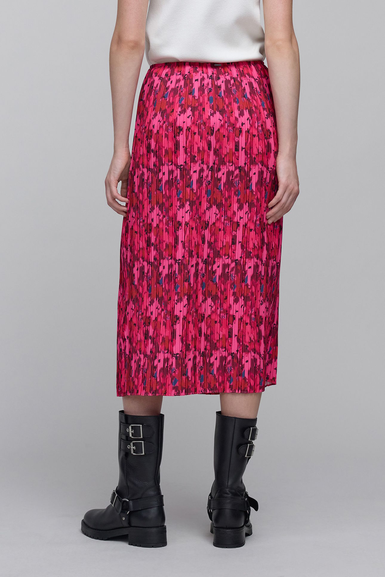 PINK PLEATED SKIRT WITH ORIGAMI FLOWER PRINT 2