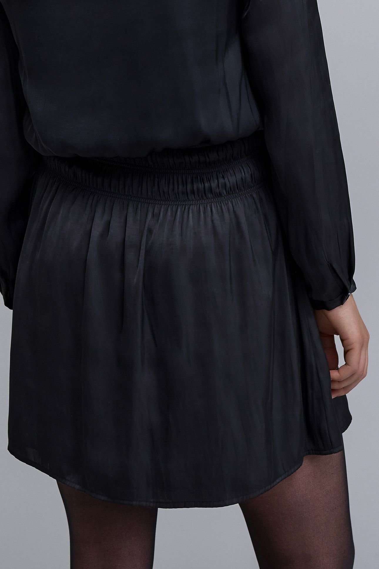 BLACK CRINKLED SMOCKED DRESS 6