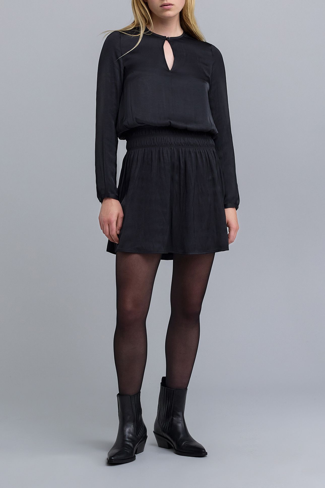 BLACK CRINKLED SMOCKED DRESS 3