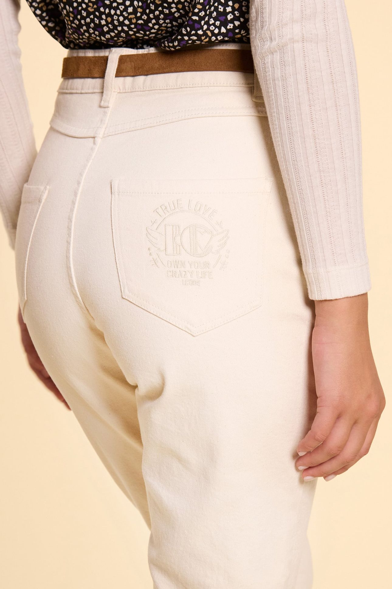 ECRU BOYFIT JEANS 5