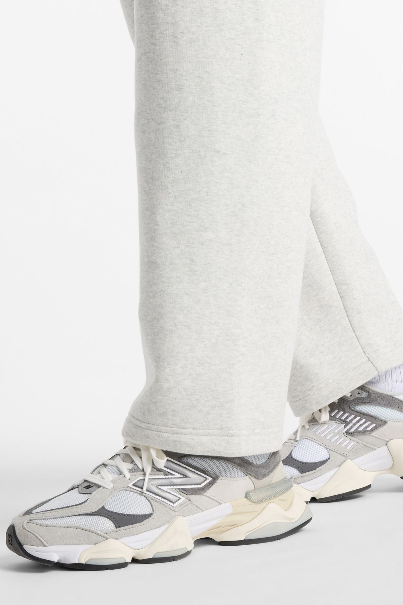 STRAIGHT LEG SWEATPANTS IN GREY 8