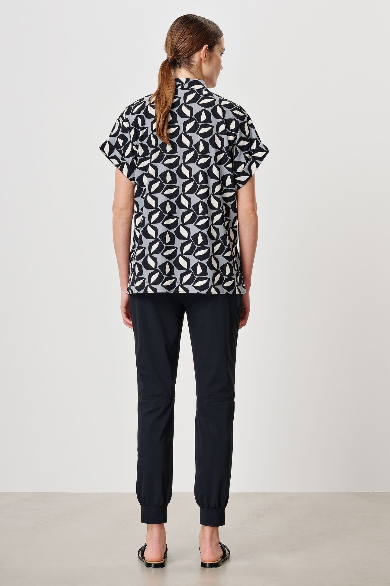 PRINTED ALPINE POLO TOP BLACK 2