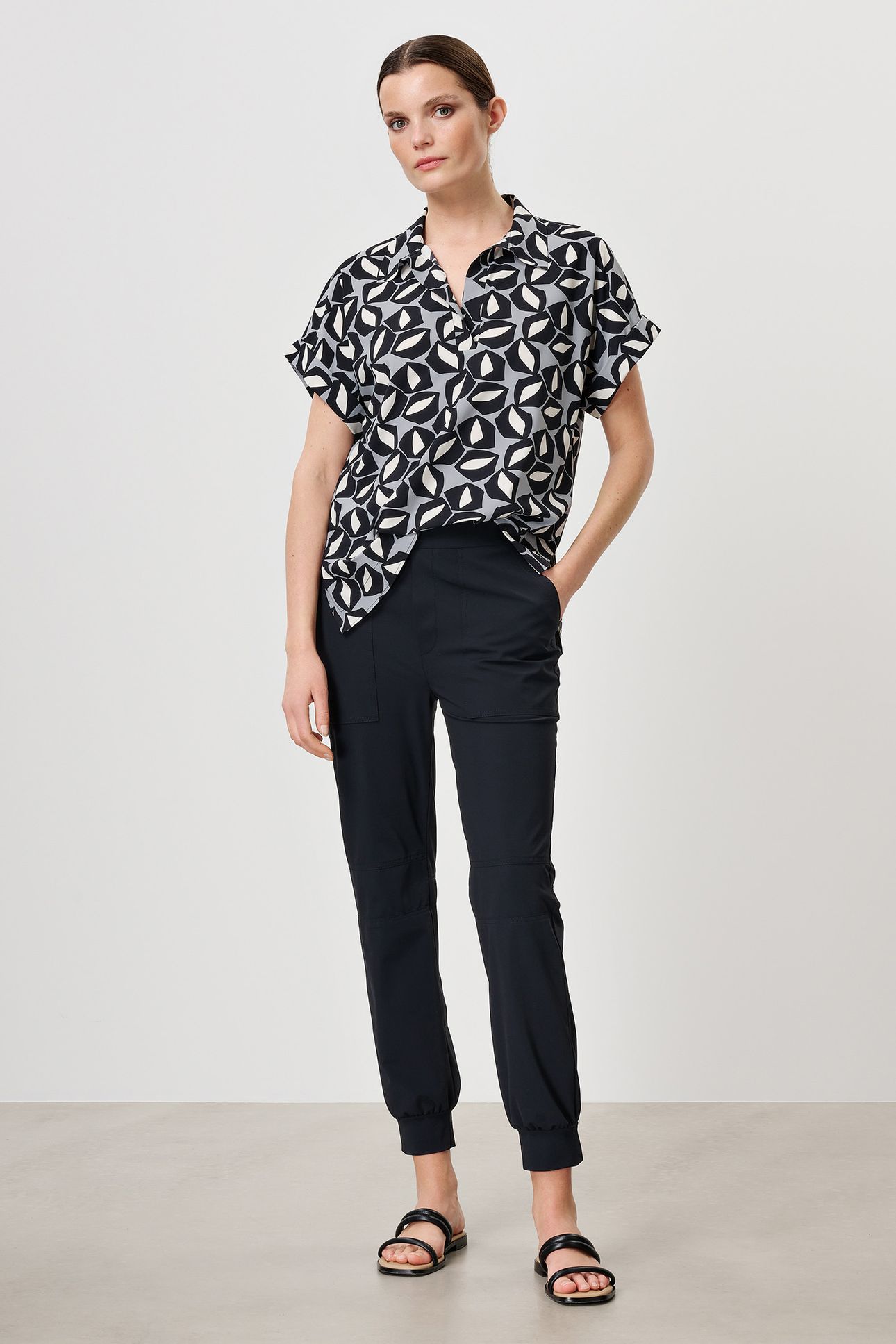 PRINTED ALPINE POLO TOP BLACK 3