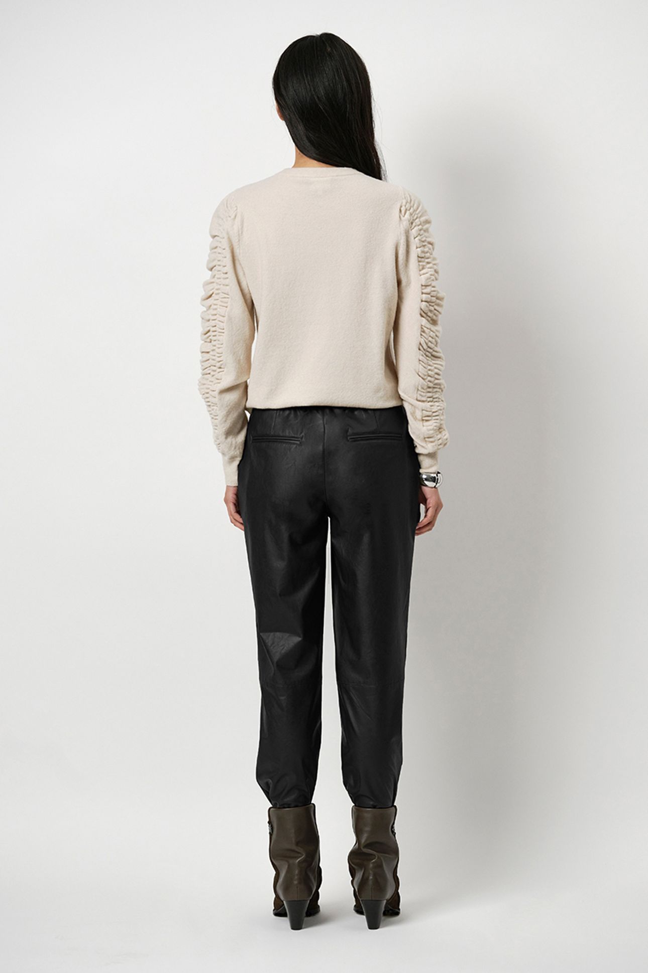 GEZA FAUX LEATHER CHINO RAVEN 2