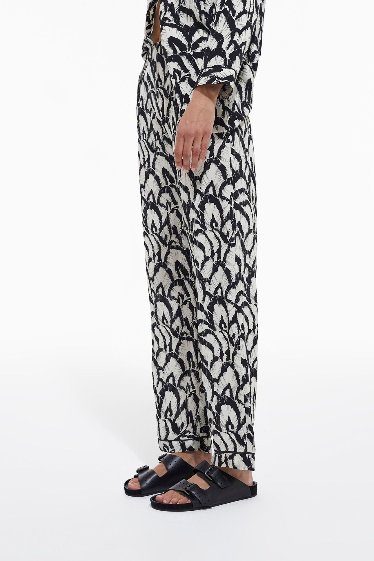 ELASTIC WAIST PANTS WITH BACK POCKET DETAIL 5