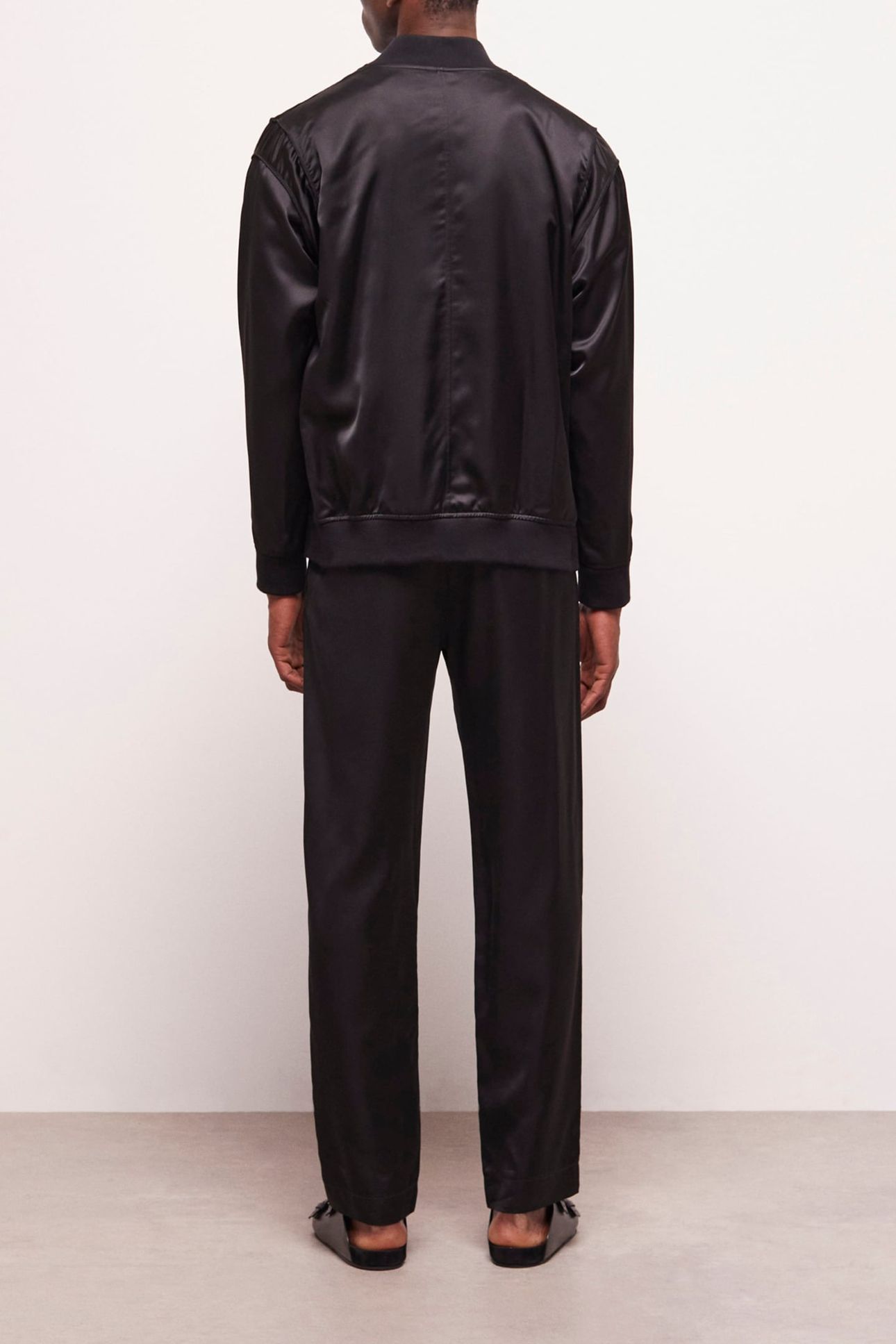 ZIP JACKET WITH CENTER FRONT AND SIDE POCKETS BLACK 2