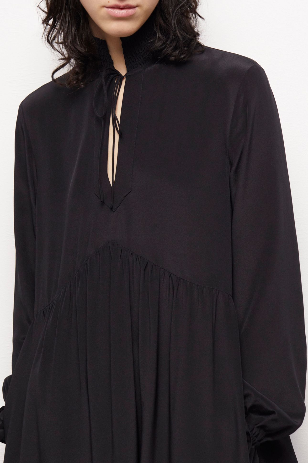 LONG-SLEEVED FLARED DRESS BLACK 6