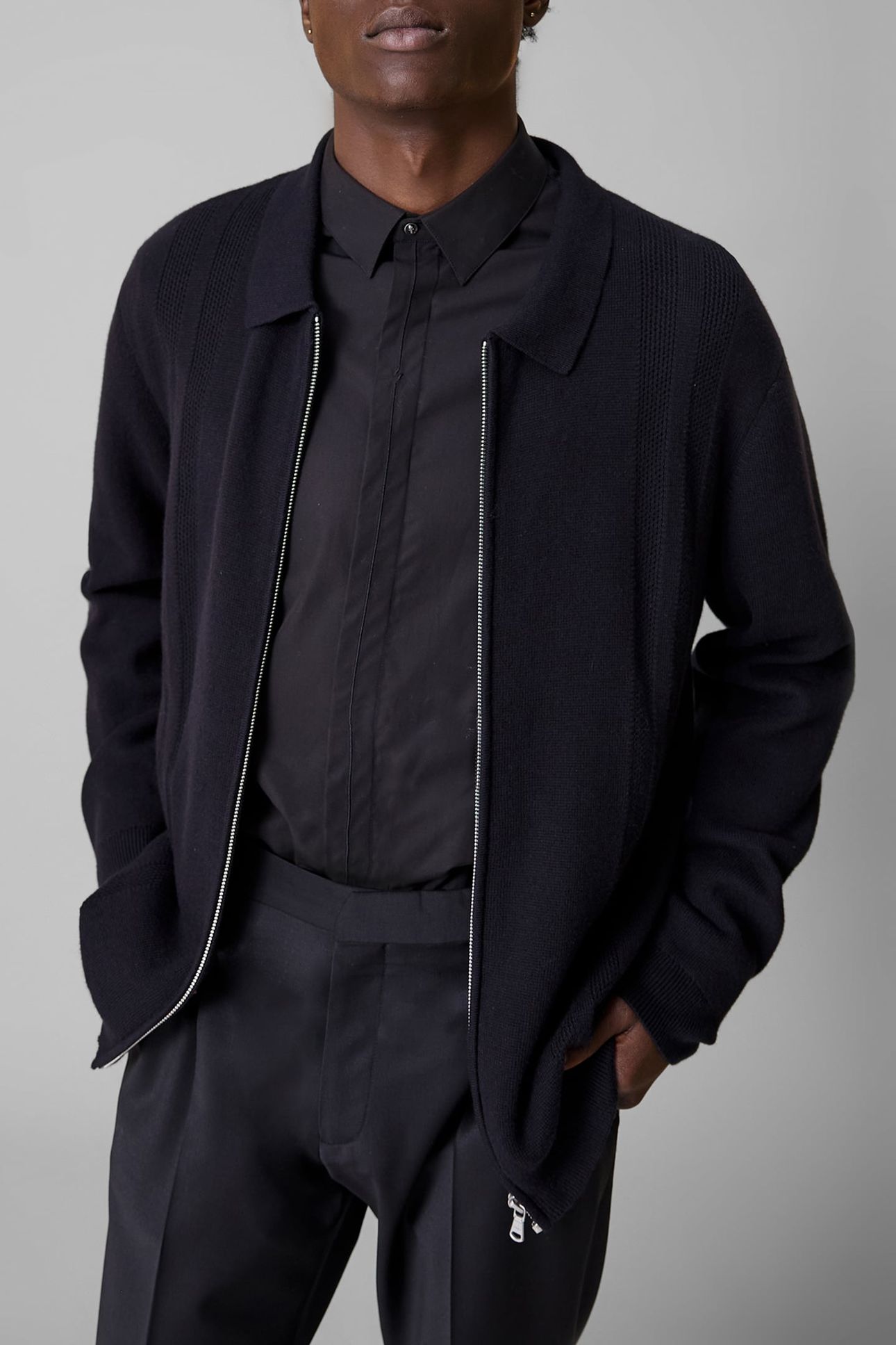PURE EDITION-BLACK KNITTED ZIP-UP CARDIGAN 1
