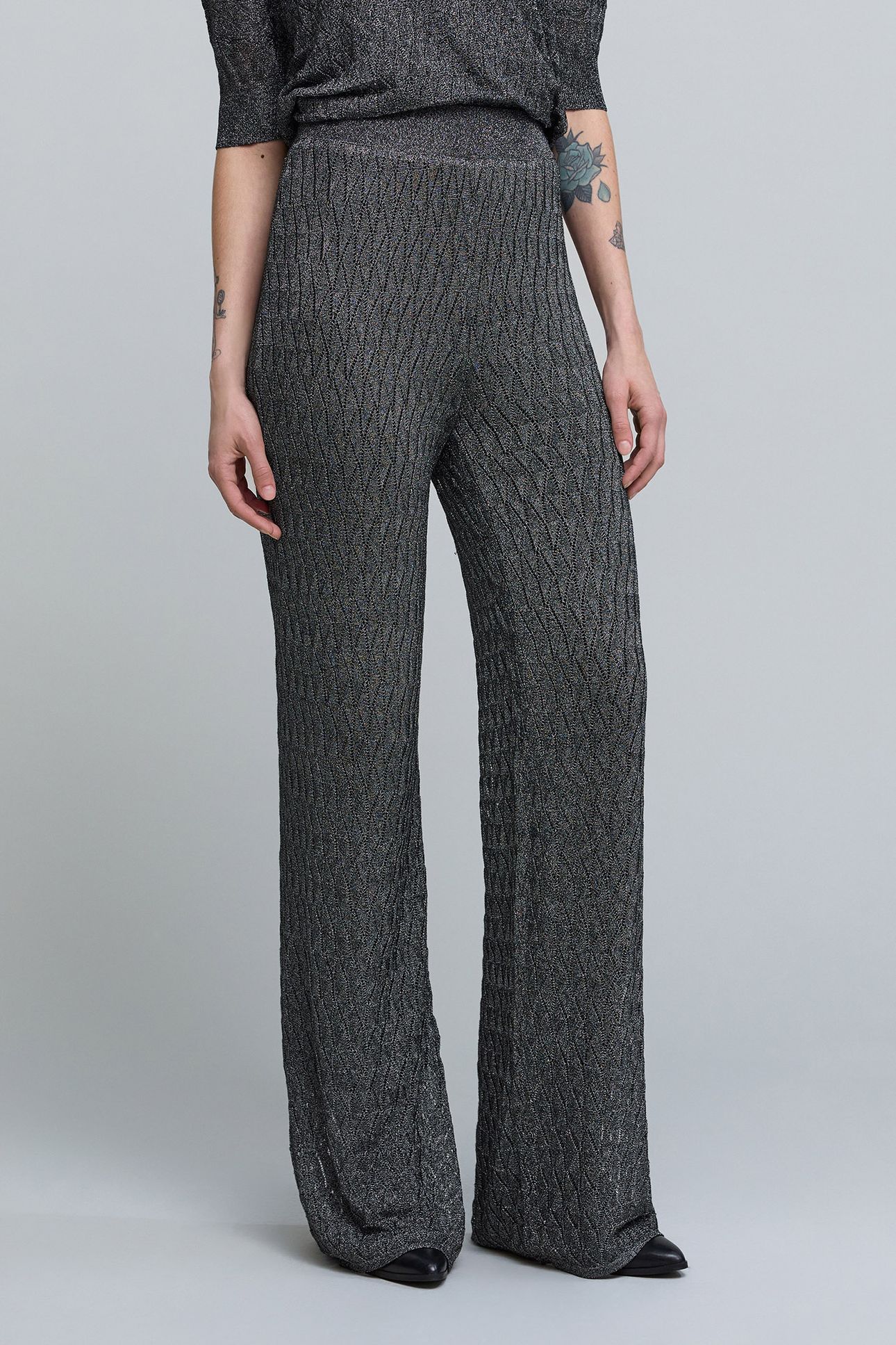 GREY PANTS IN FINE OPENWORK GRAPHIC KNIT 1