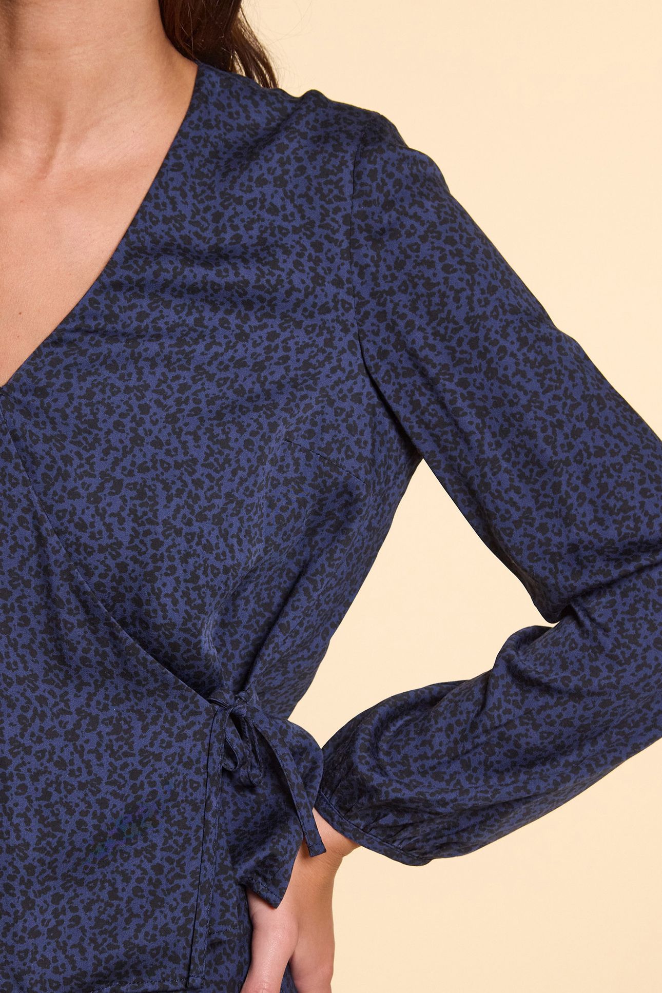 NAVY BLOUSE WITH MICRO LEOPARD PRINT 6