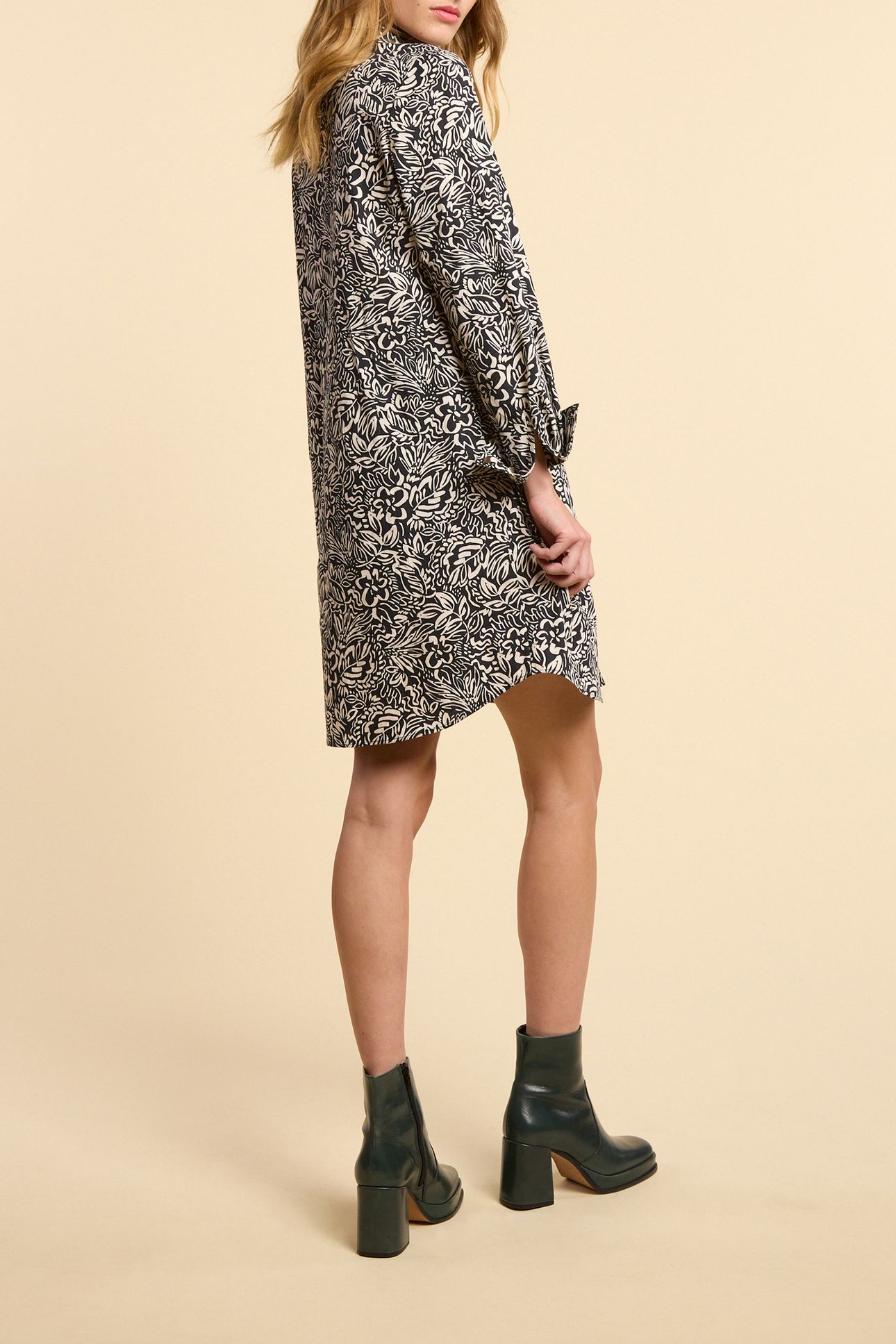 BLACK SHIRT DRESS WITH GRAPHIC FLORAL PRINT 2
