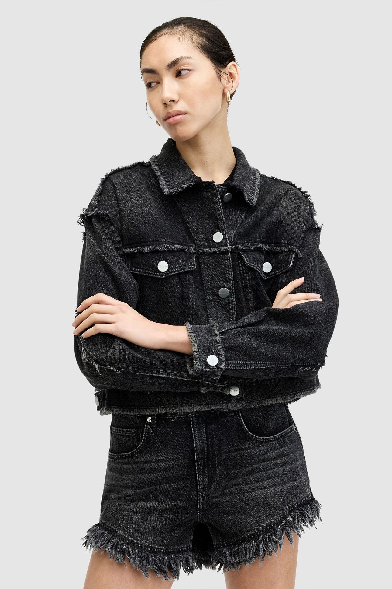 ASTRID FRAY SHORT WASHED BLACK 5