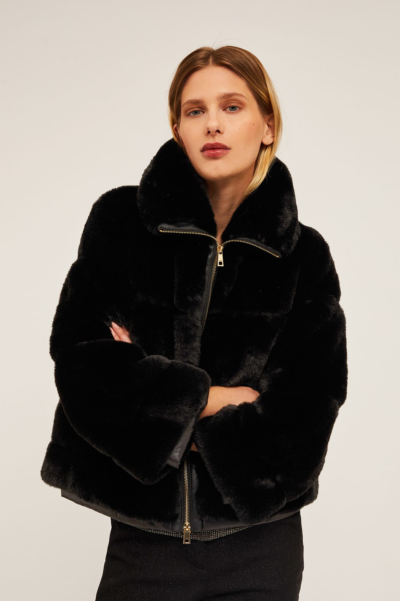 PLUSH CAPE WITH PADDING BLACK 1