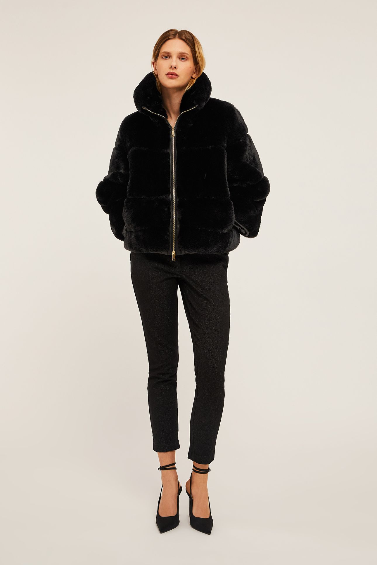 PLUSH CAPE WITH PADDING BLACK 3