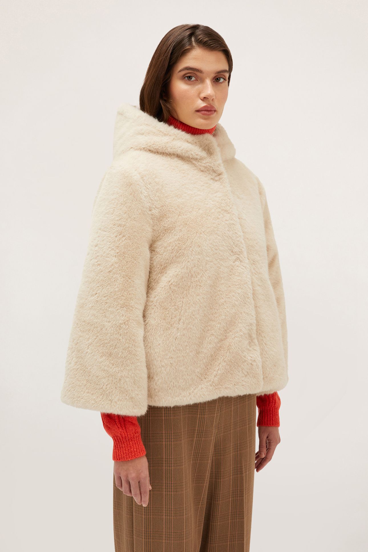 REVERSIBLE TEDDY CAPE WITH HOOD BEIGE 1