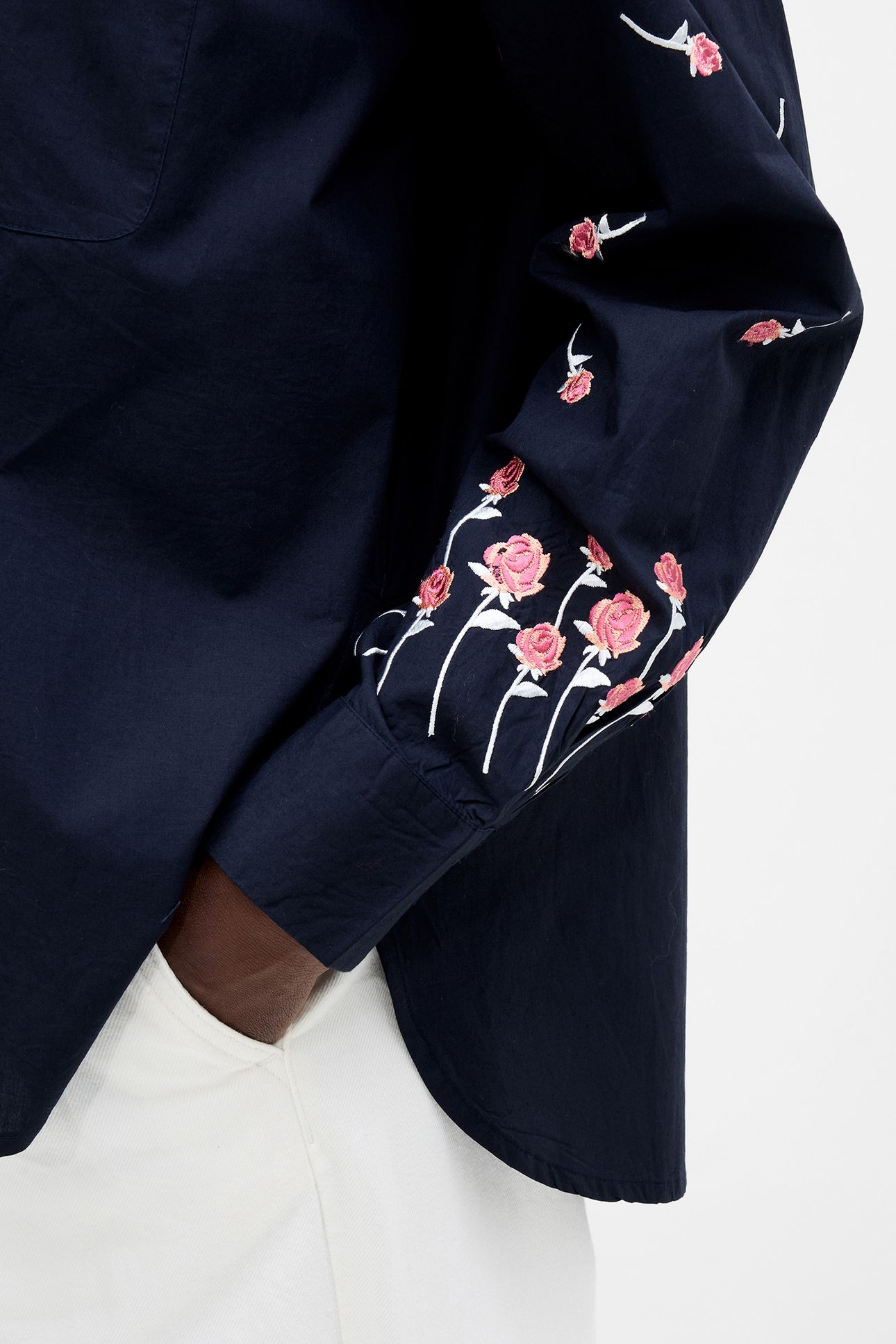 EMB DETAIL SHIRT DK NAVY/CAYENNE 4