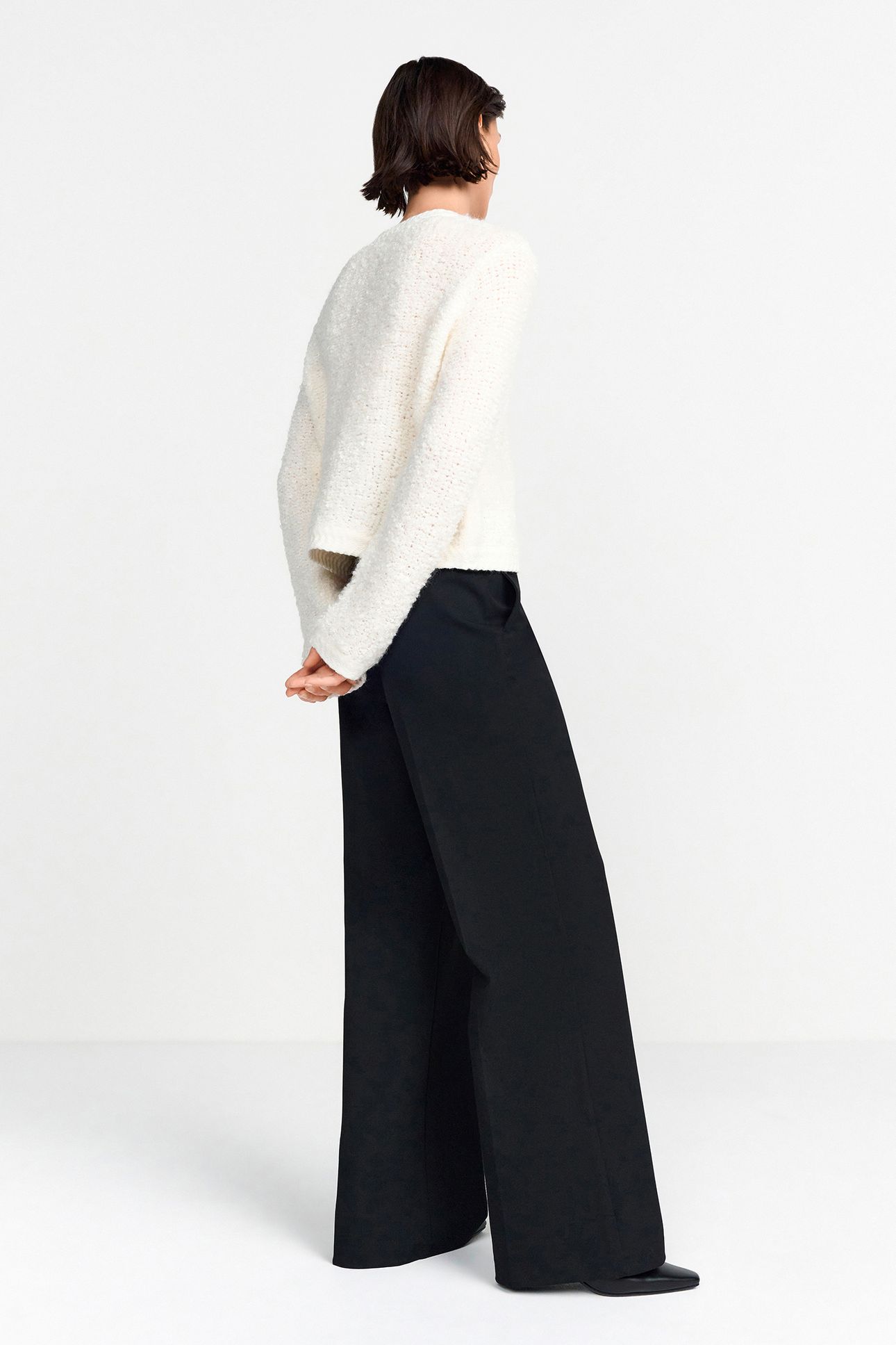 BOUCLÉ CREW NECK CARDIGAN PEARL WHITE 3