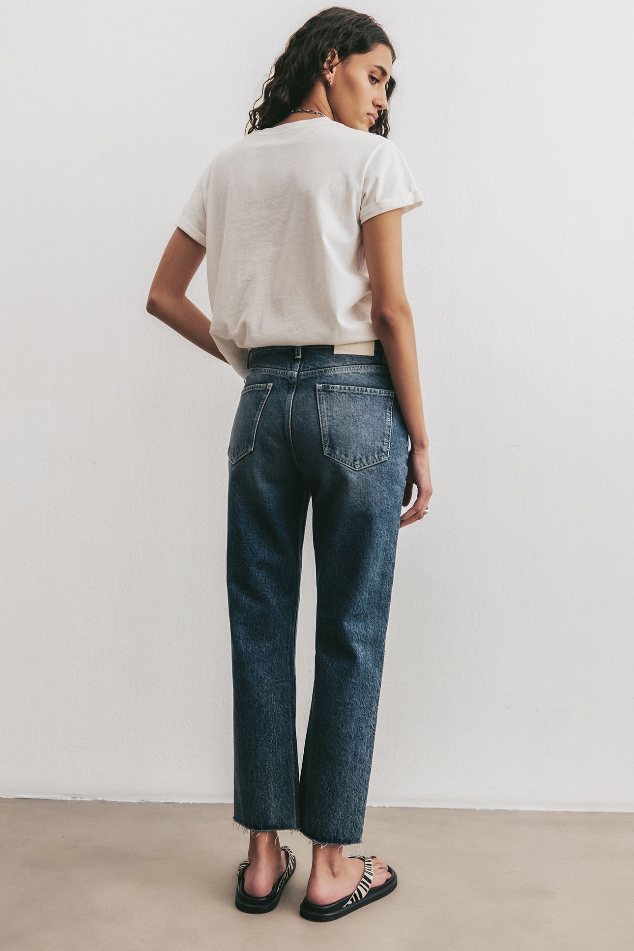 THE DARK BLUE REGULAR JEANS 2