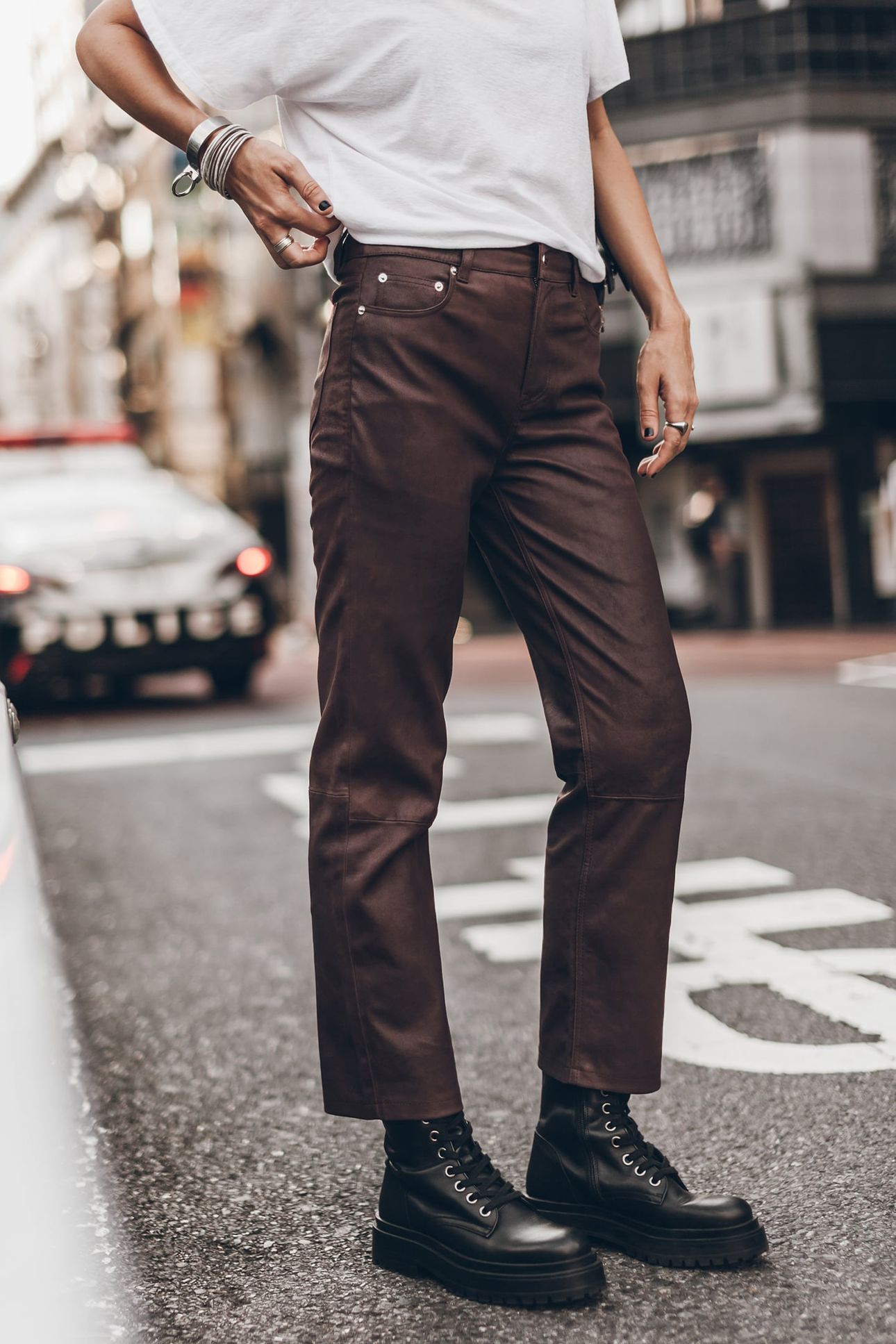 THE BURGUNDY STRAIGHT LEATHER PANTS 1
