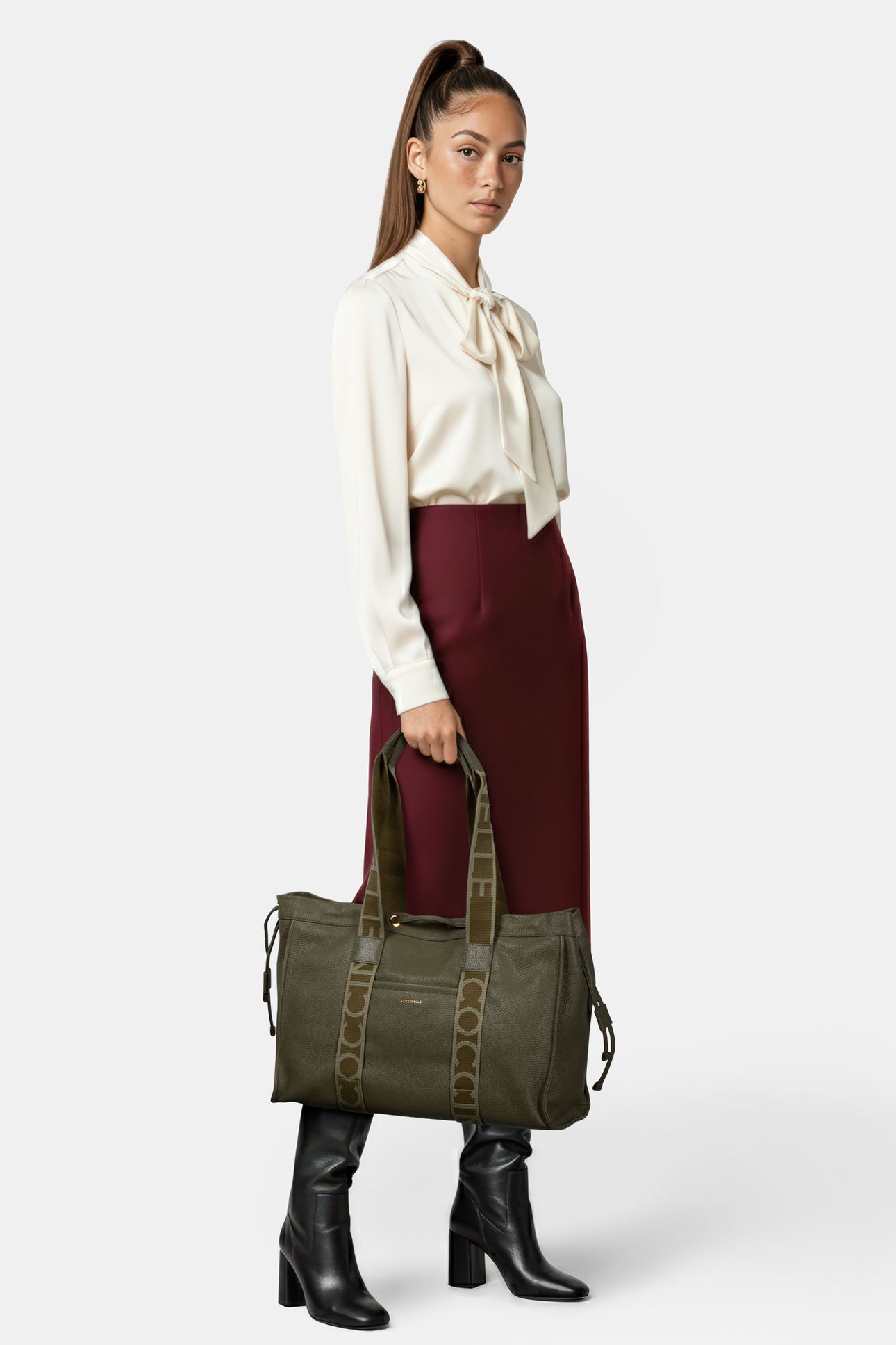 GRAINED LEATHER SIGNATURE TOTE BAG 1
