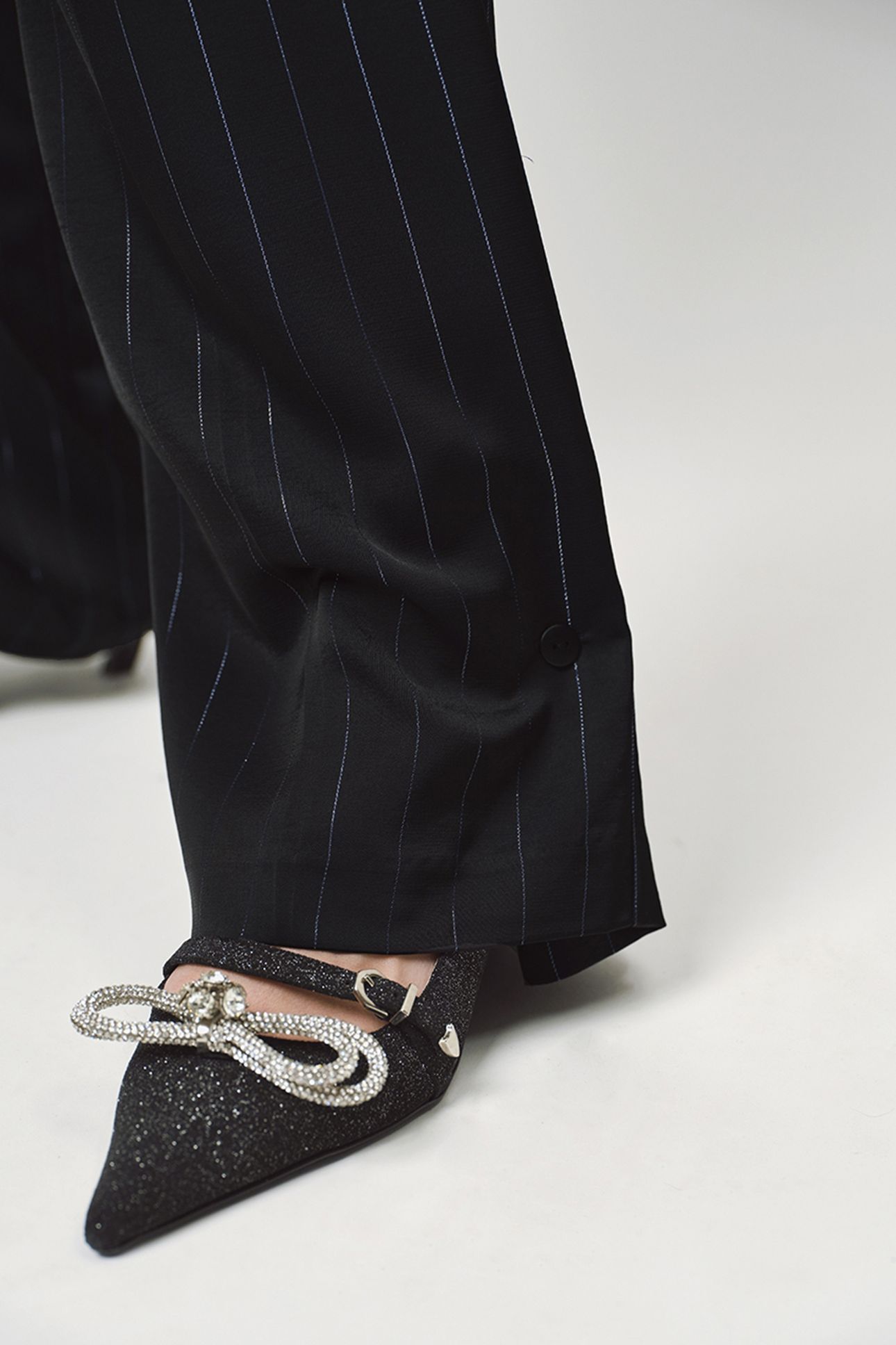 LAROD PINSTRIPE PANTS RAVEN 6
