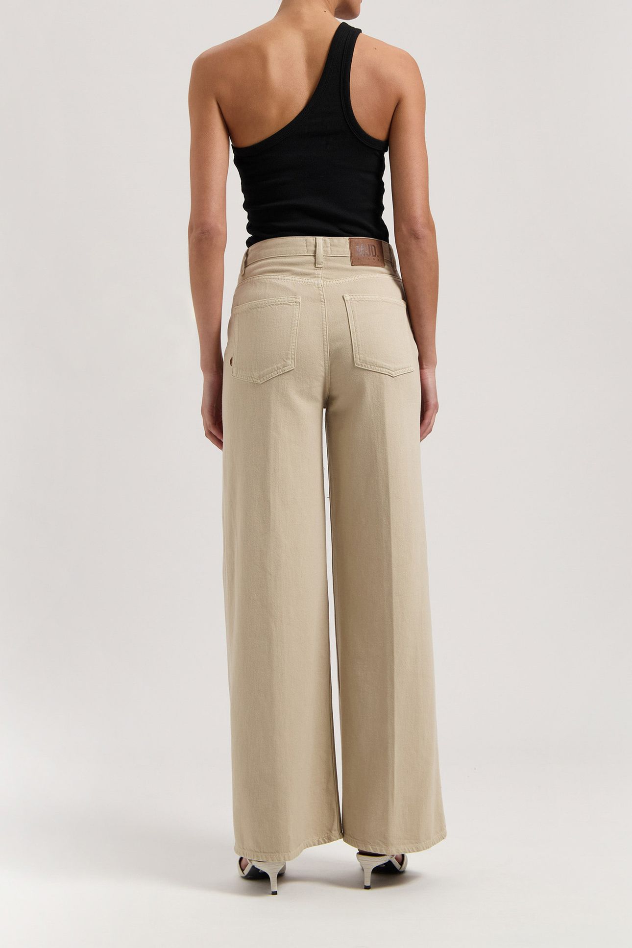 SARA HIGH LOOSE FLOW SAND 4