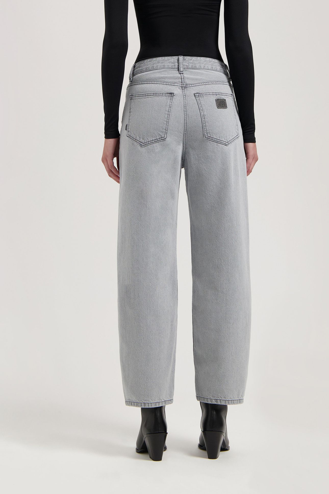 BROOKE HIGH BARREL LIGHT GREY 2