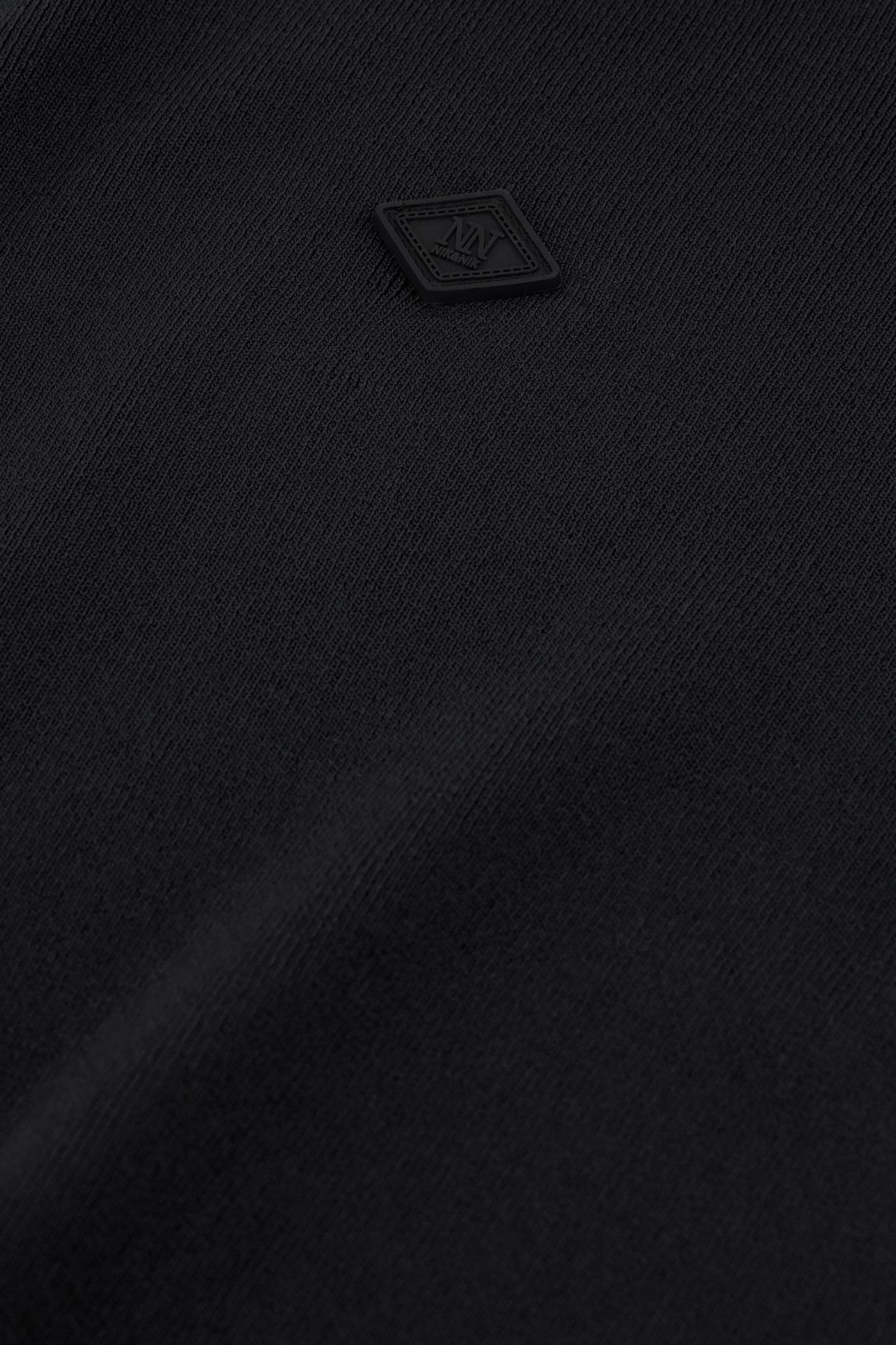 OSSI PULLOVER BLACK 4