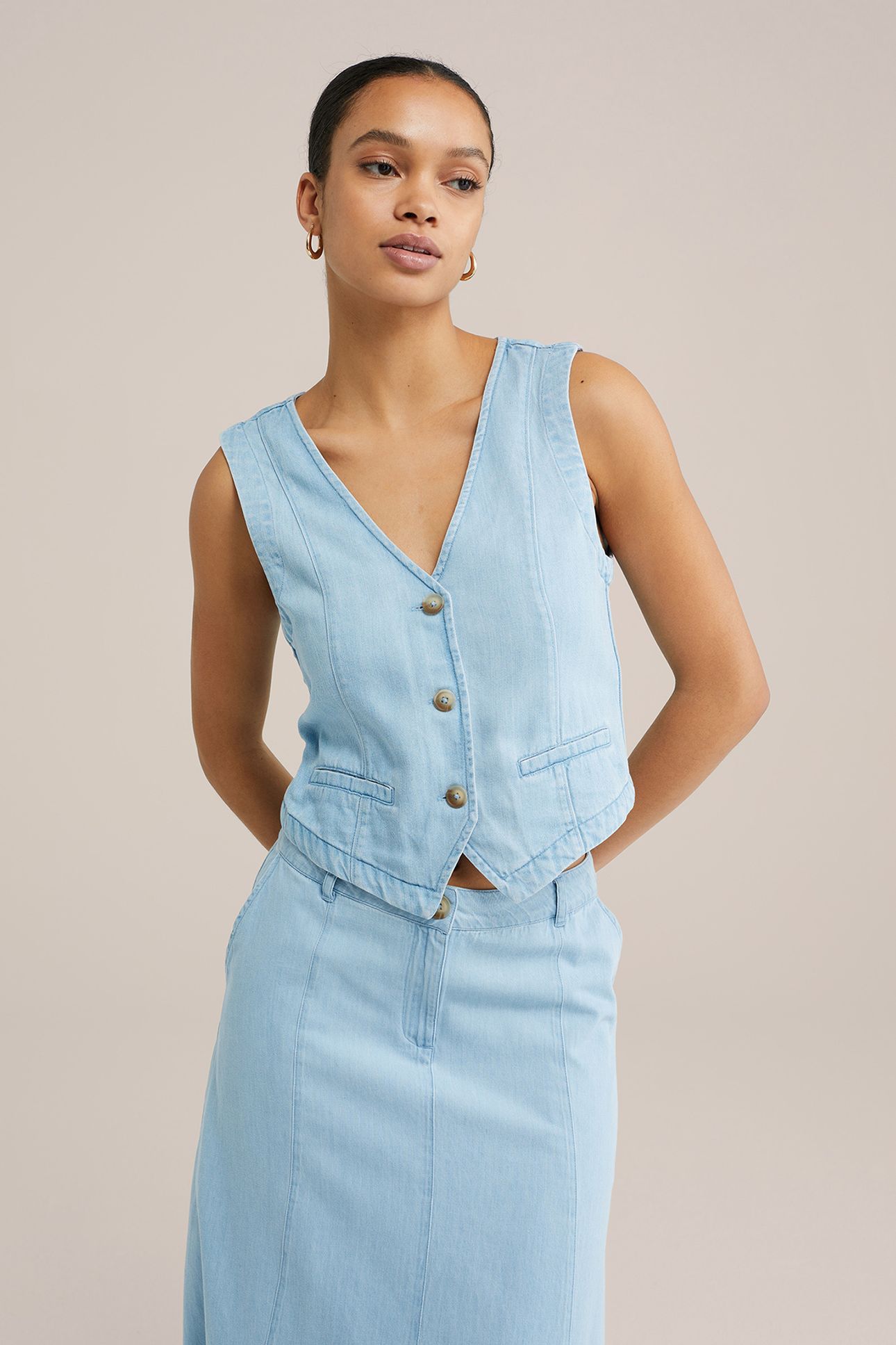 WAISTCOAT LIGHT BLUE 1