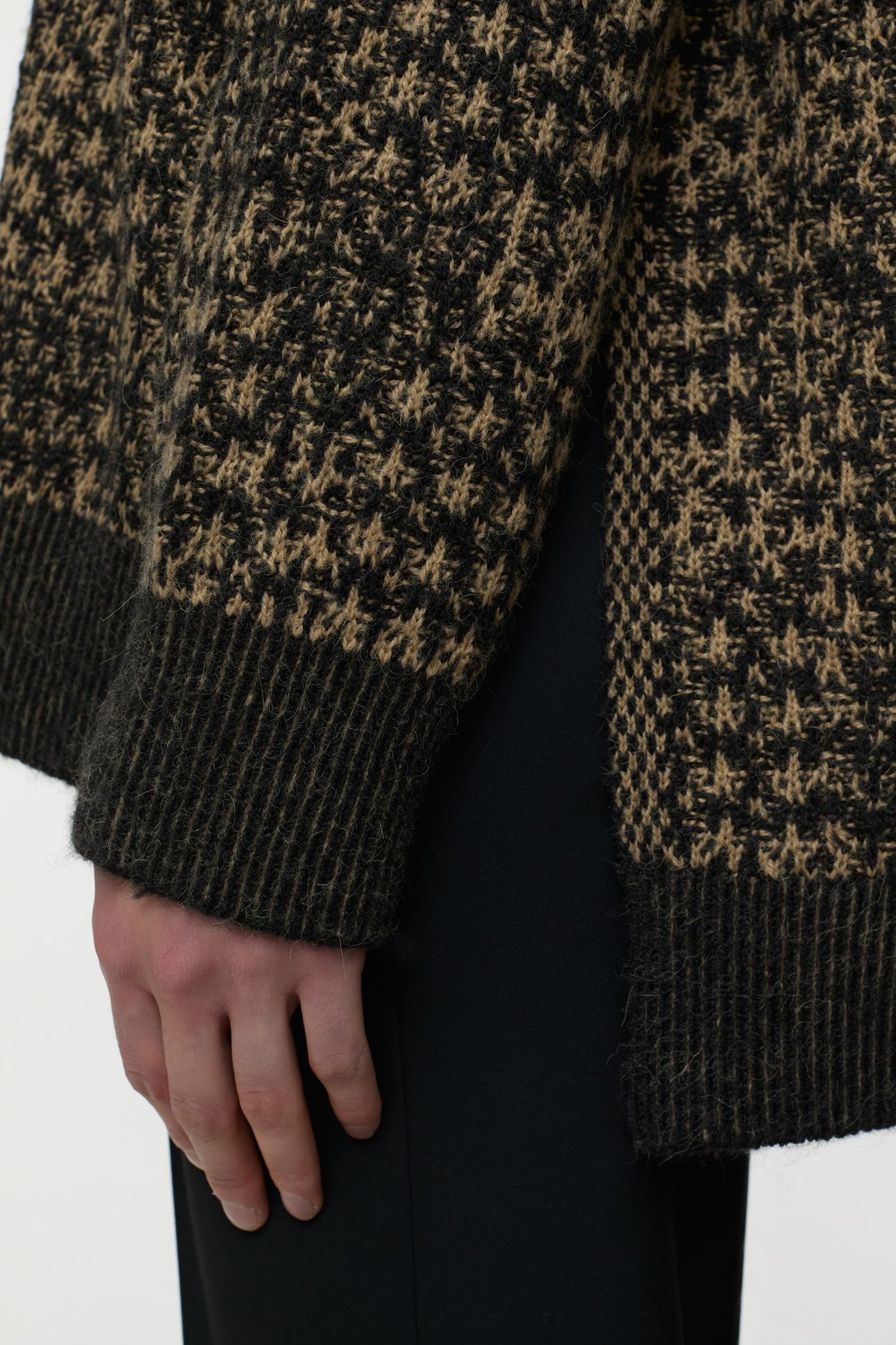 CREW NECK LONG SLEEVE KNITS BISCOTTI BROWN 5