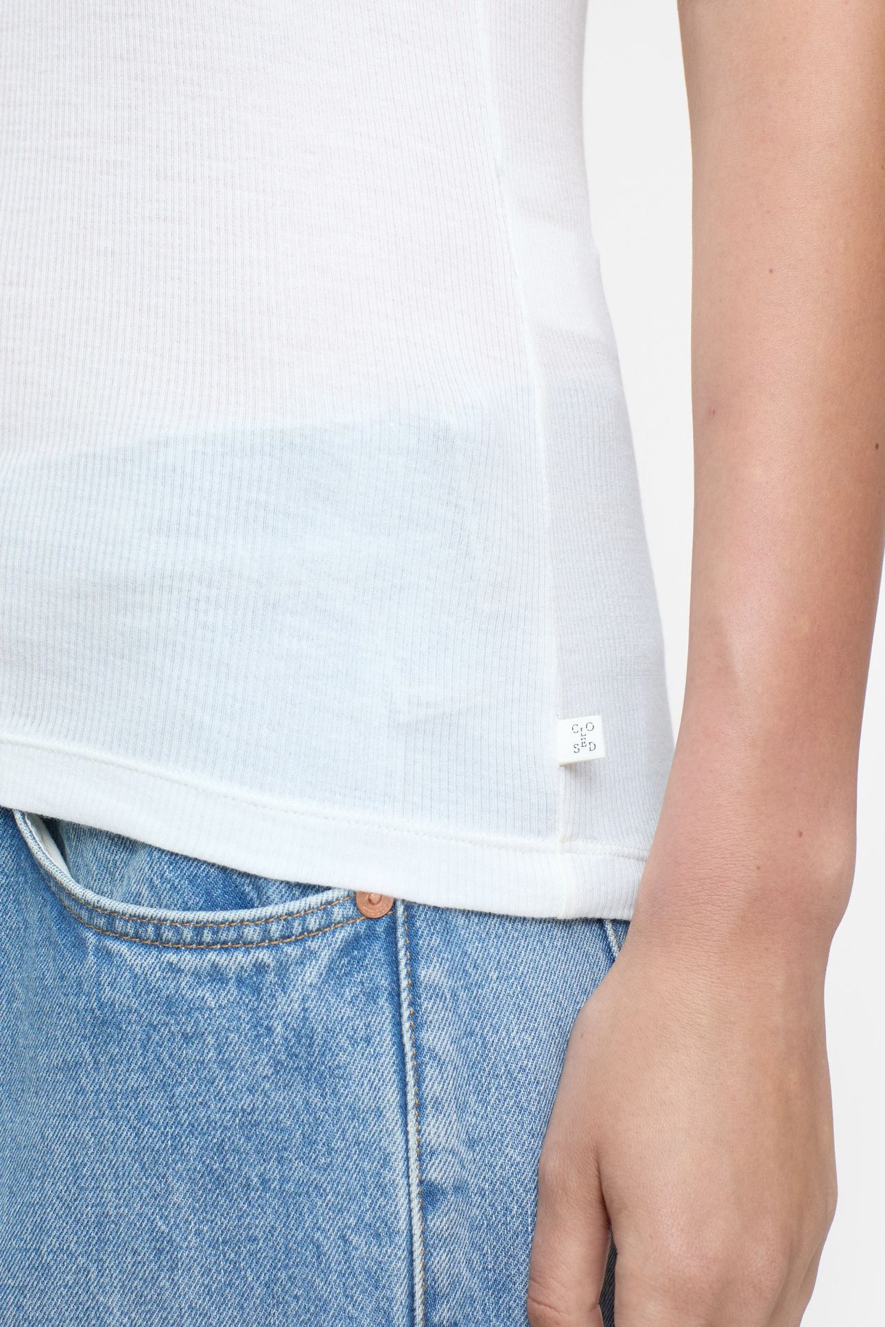 STRAP TOP T-SHIRTS WHITE 7
