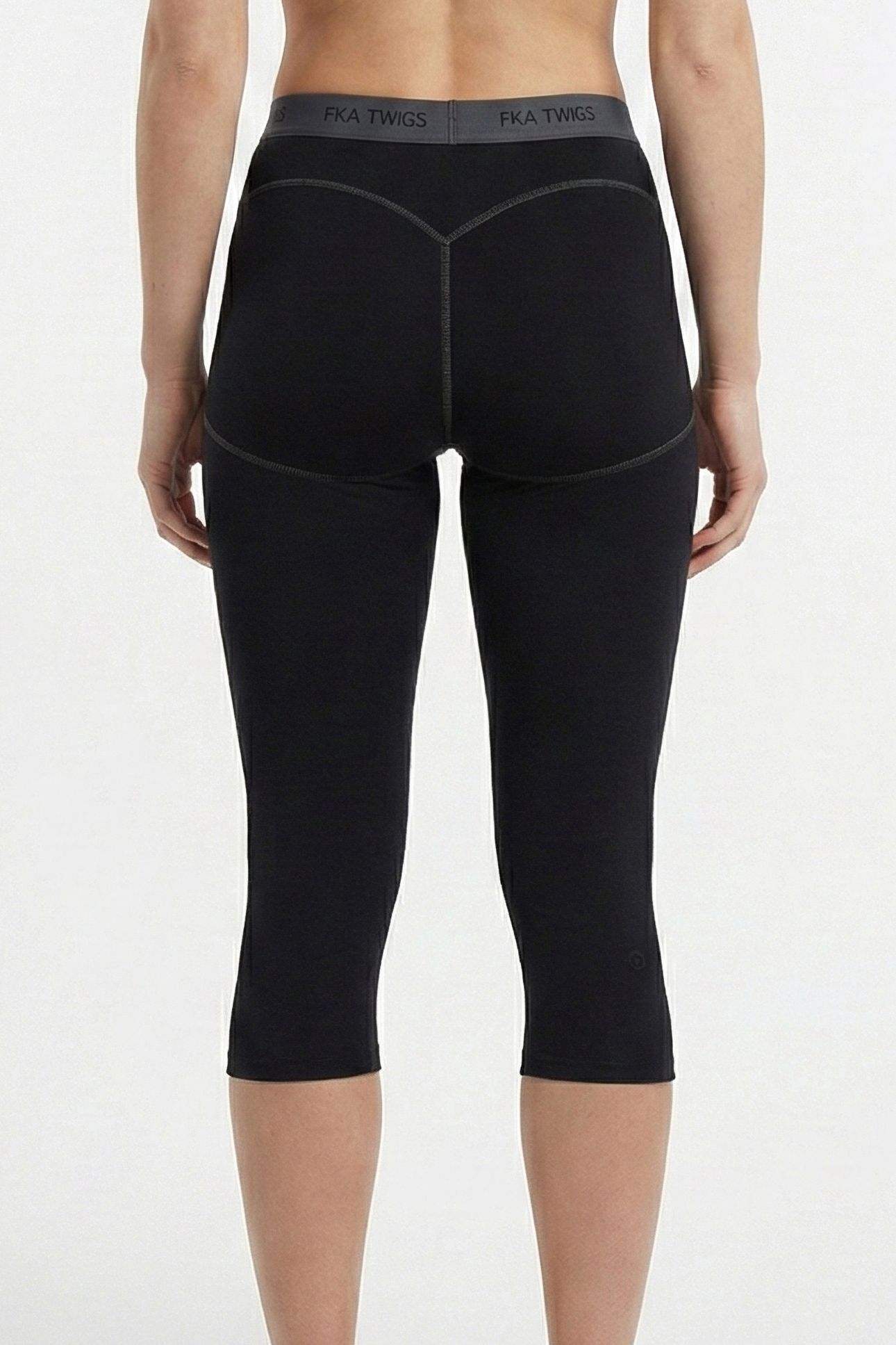 FKA X ON – STUDIO TIGHTS FKA BLACK 2