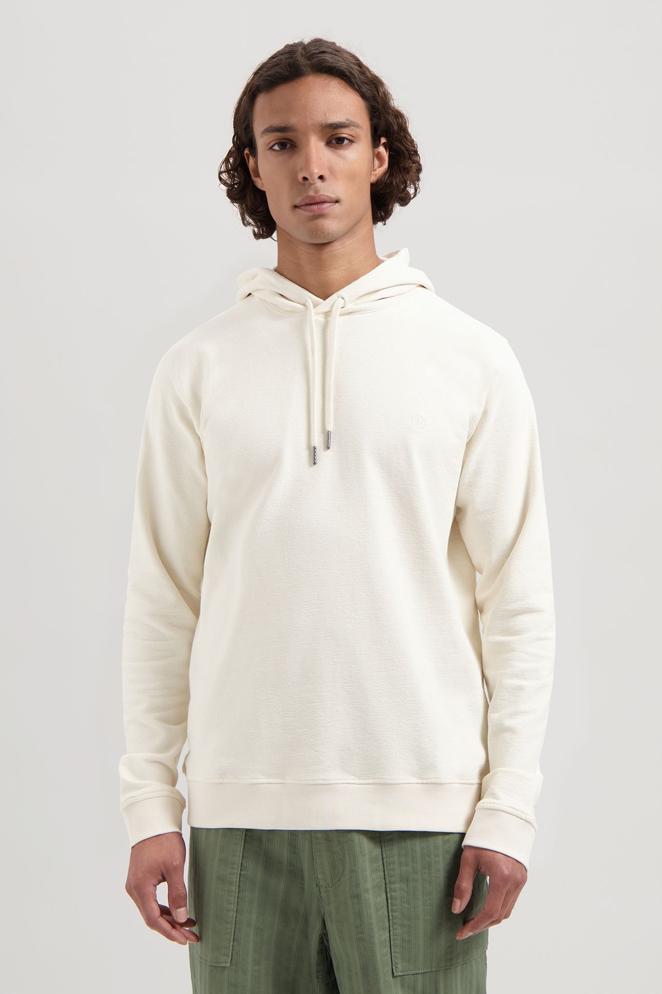DS-NEWMAN HOODY OFFWHITE 1