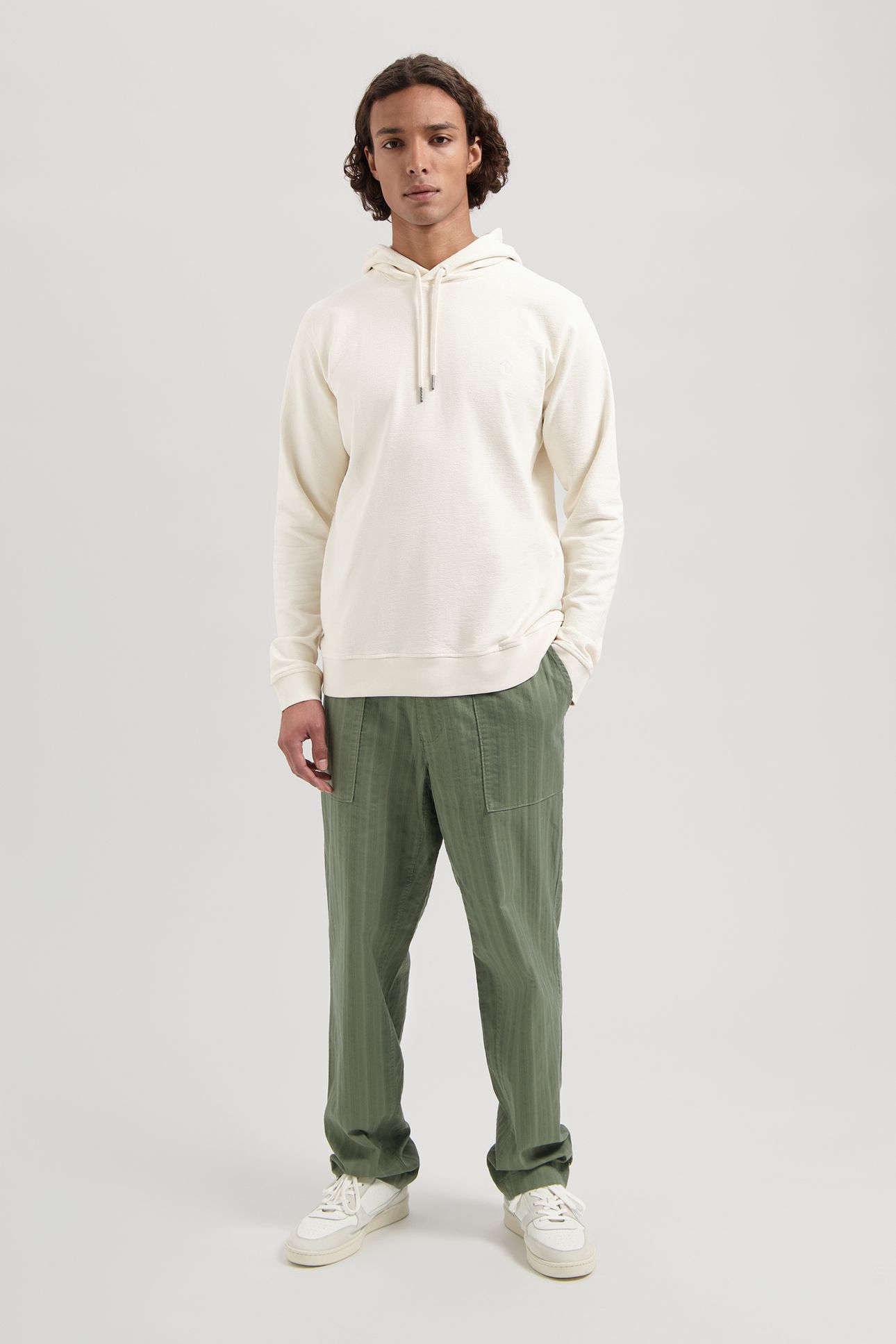 DS-NEWMAN HOODY OFFWHITE 3