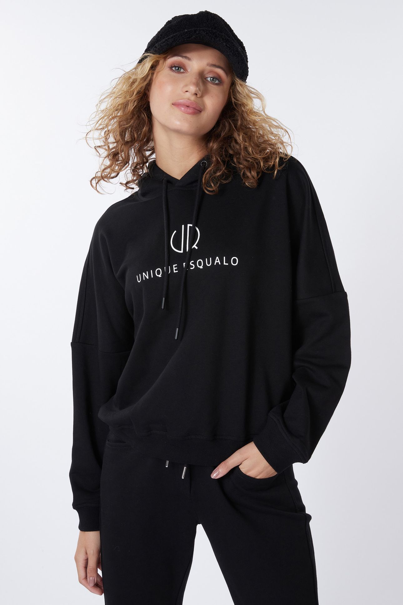 CAP BOUCLE BLACK 1