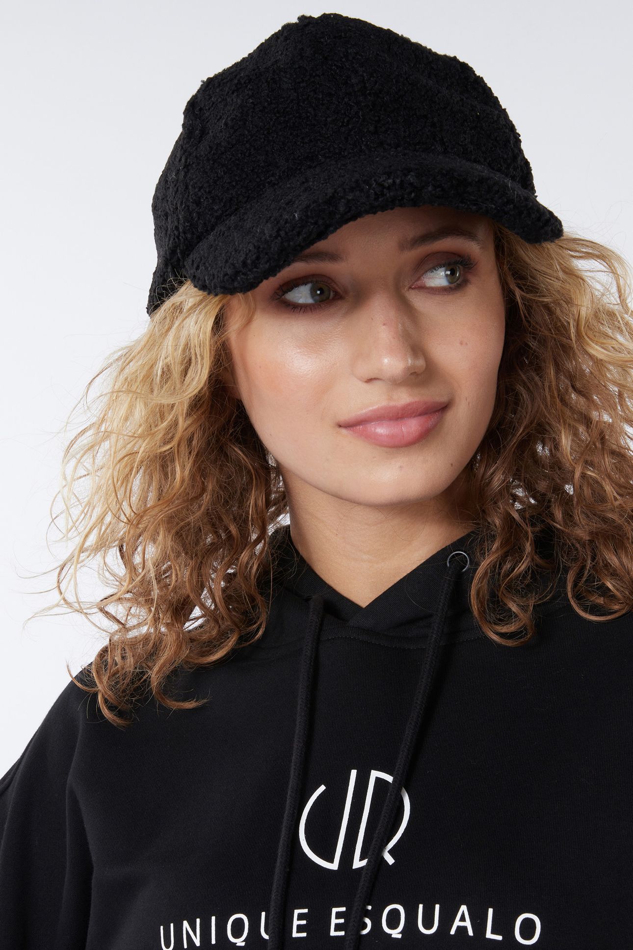 CAP BOUCLE BLACK 6