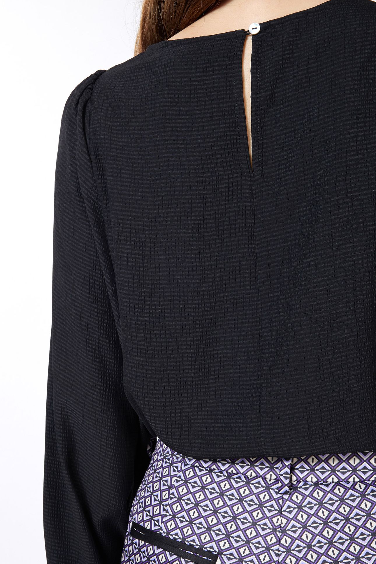 BLOUSE R-NECK STRUCTURE BLACK 4