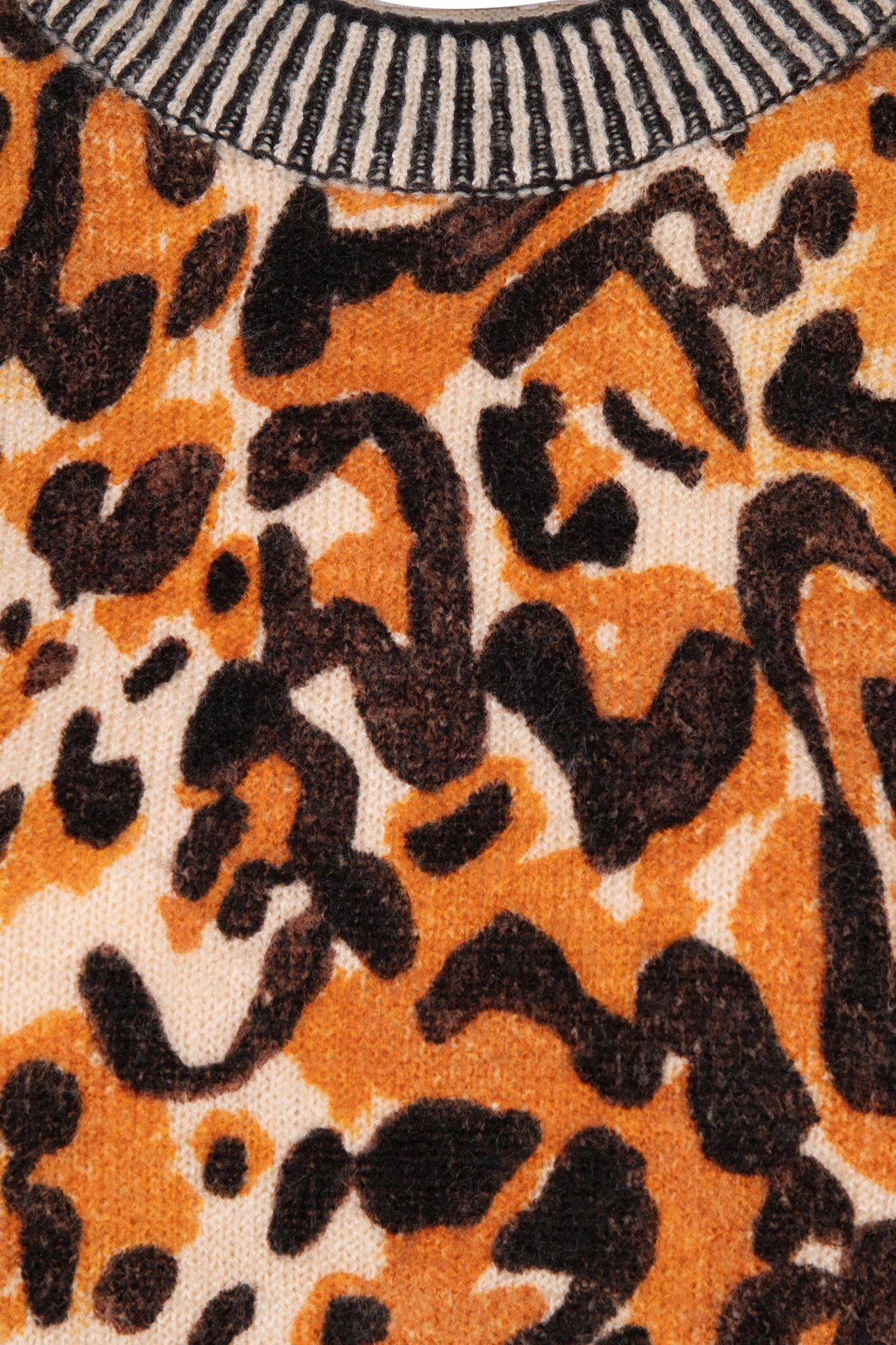 SWEATER ANIMAL LAND PRINT 7