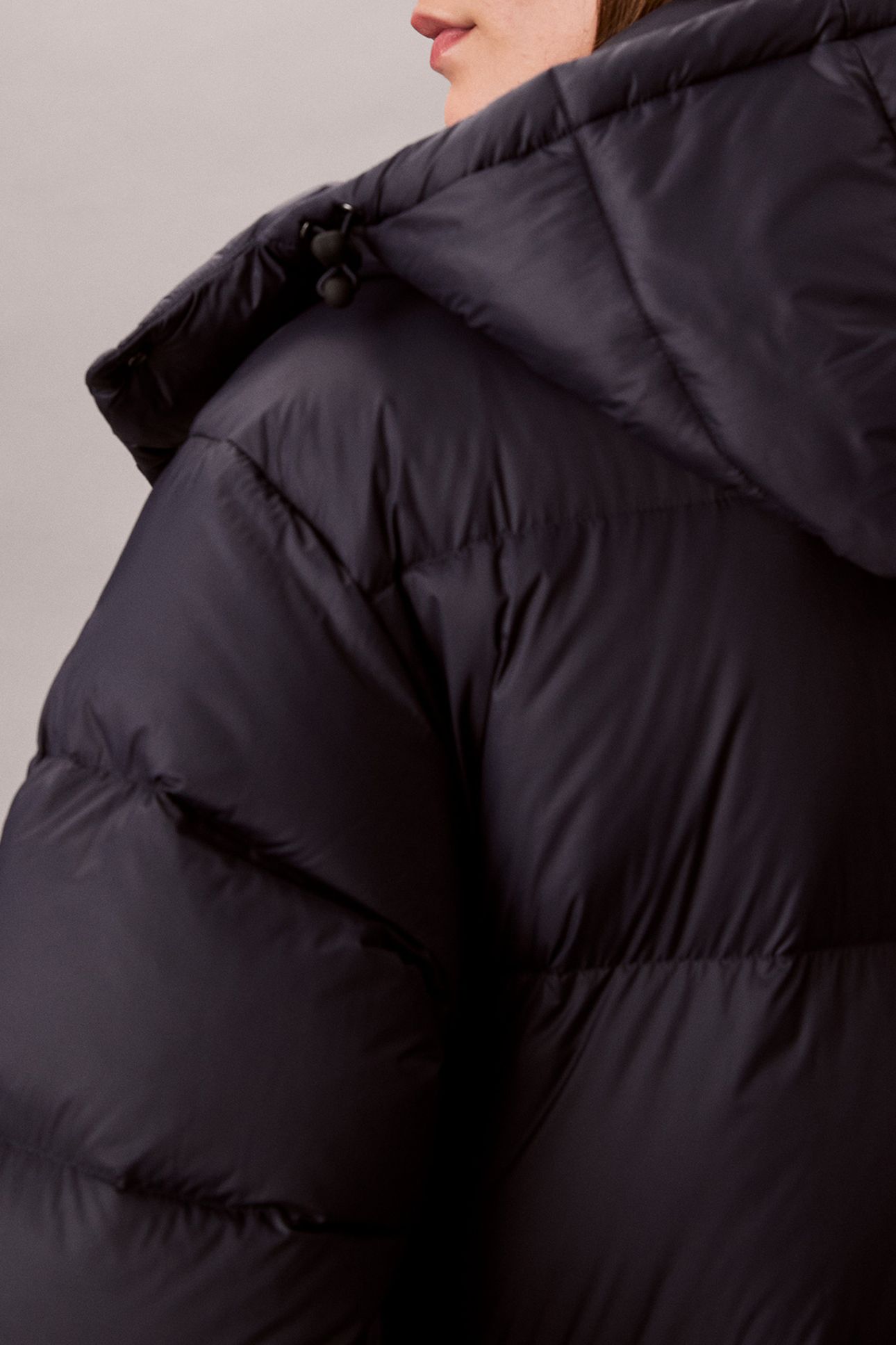 ESSENTIAL MIDWEIGHT HOODED PUFFER INKWELL 6